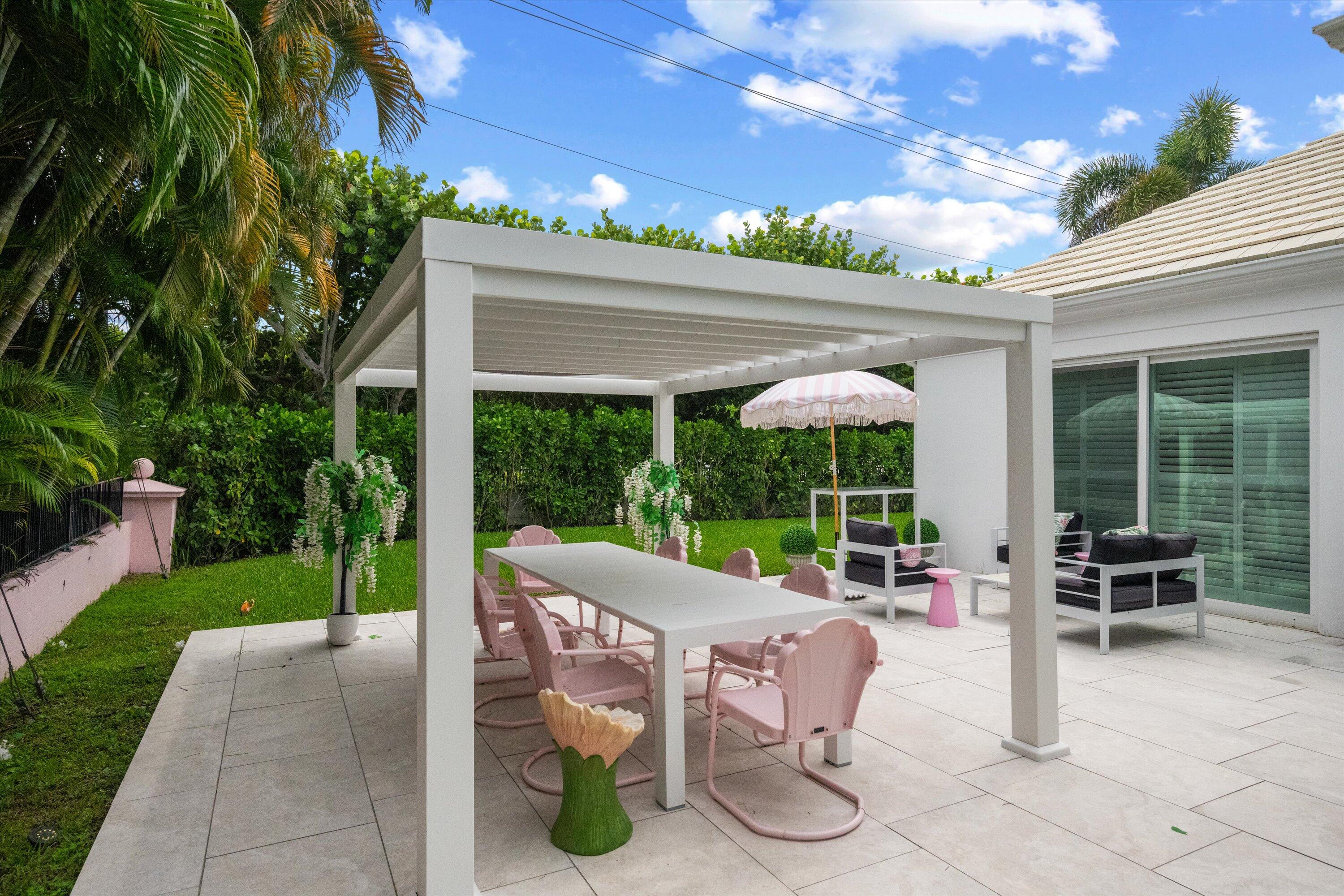 201 Bahama Palm Beach, FL 33480