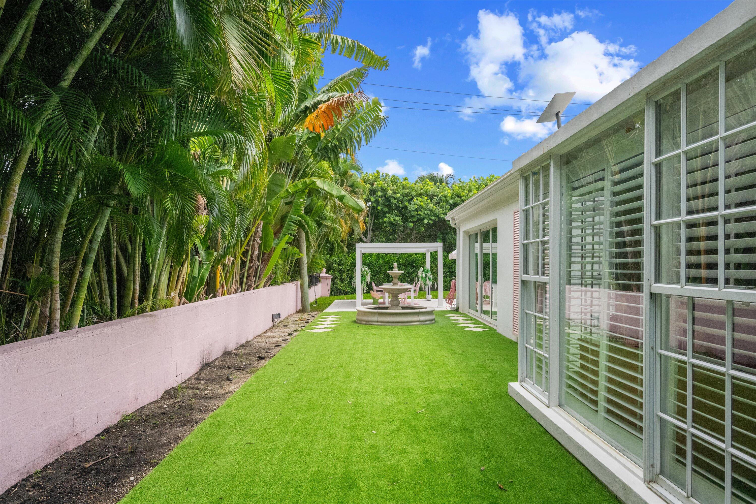 201 Bahama Palm Beach, FL 33480