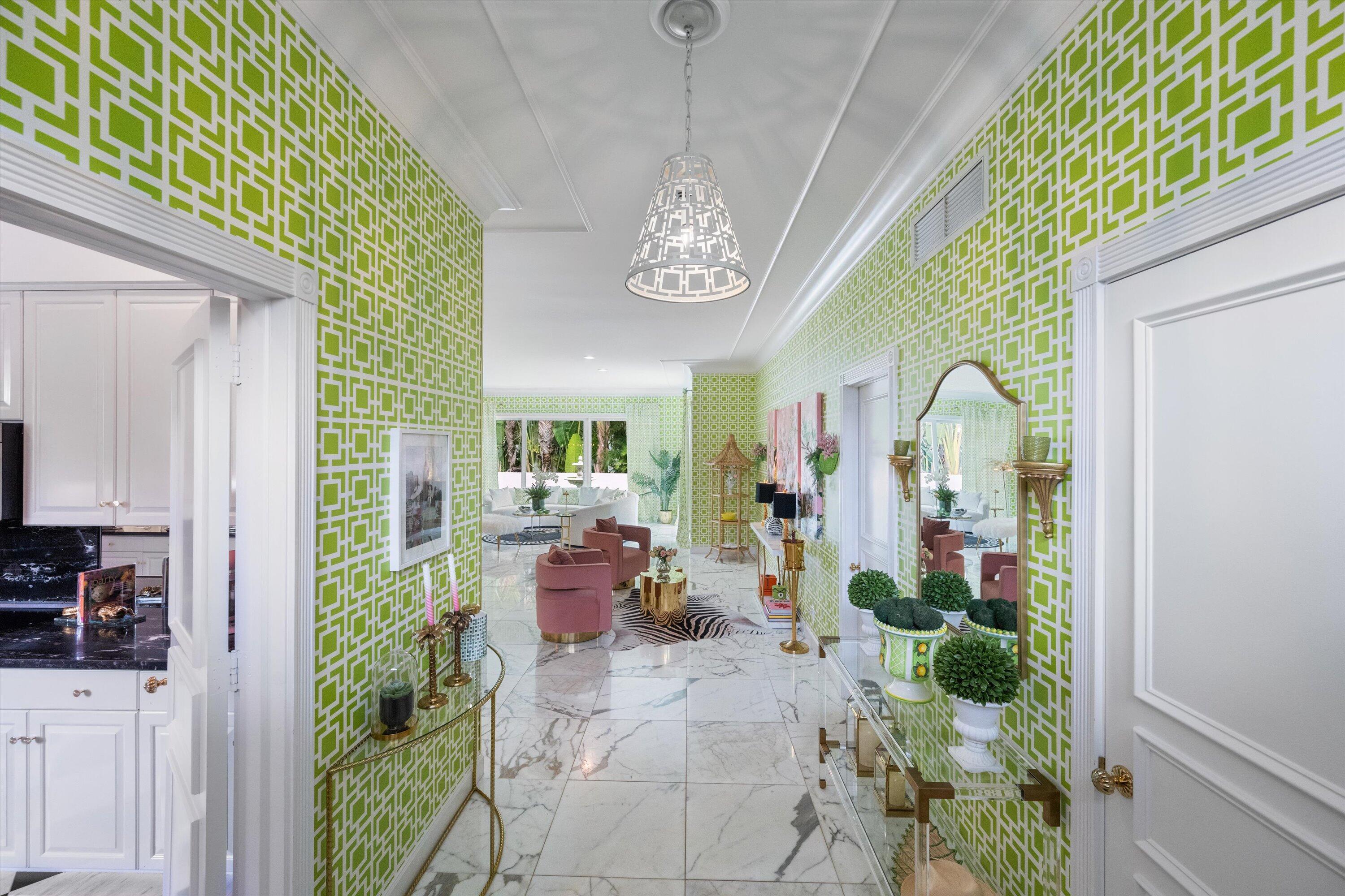 201 Bahama Palm Beach, FL 33480