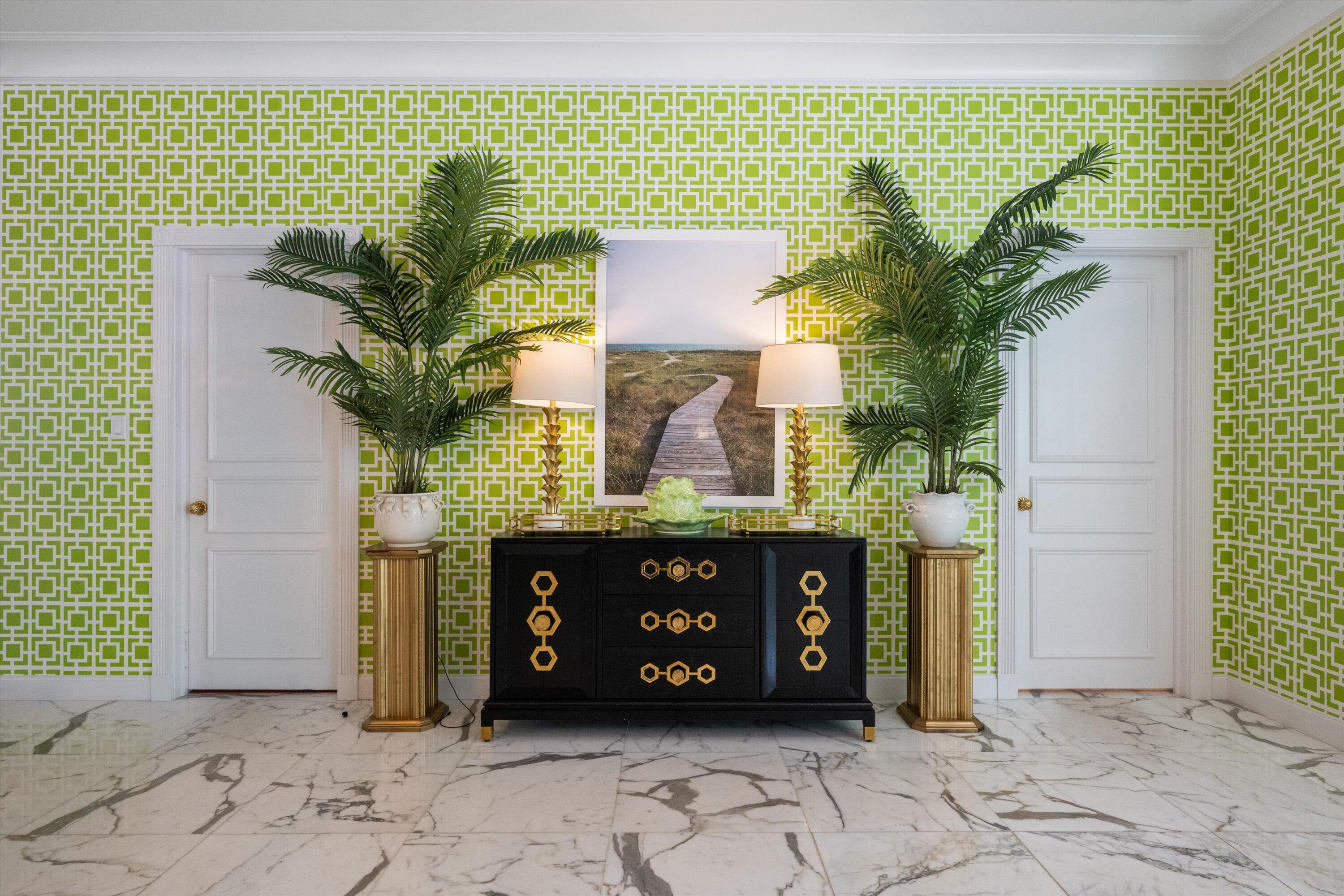 201 Bahama Palm Beach, FL 33480