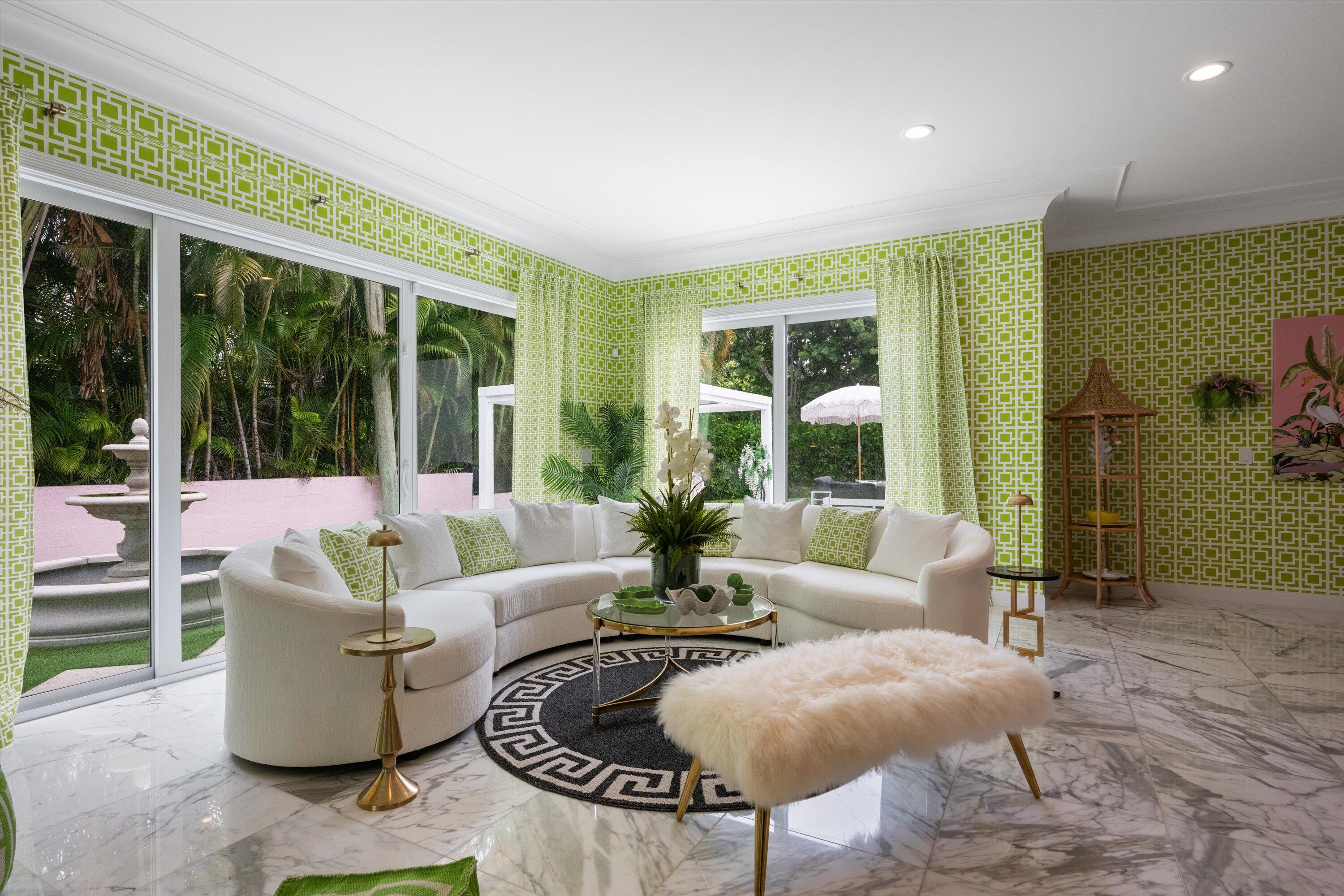 201 Bahama Palm Beach, FL 33480