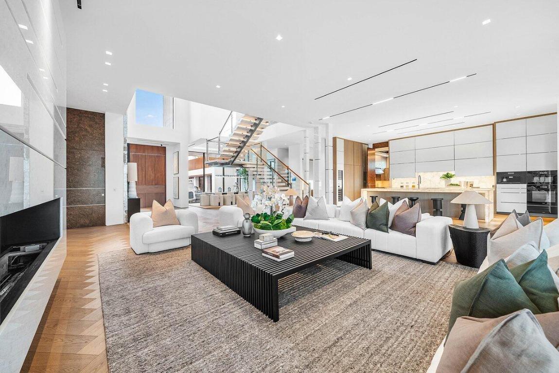 126 Spinnaker Ln Jupiter, FL 33477