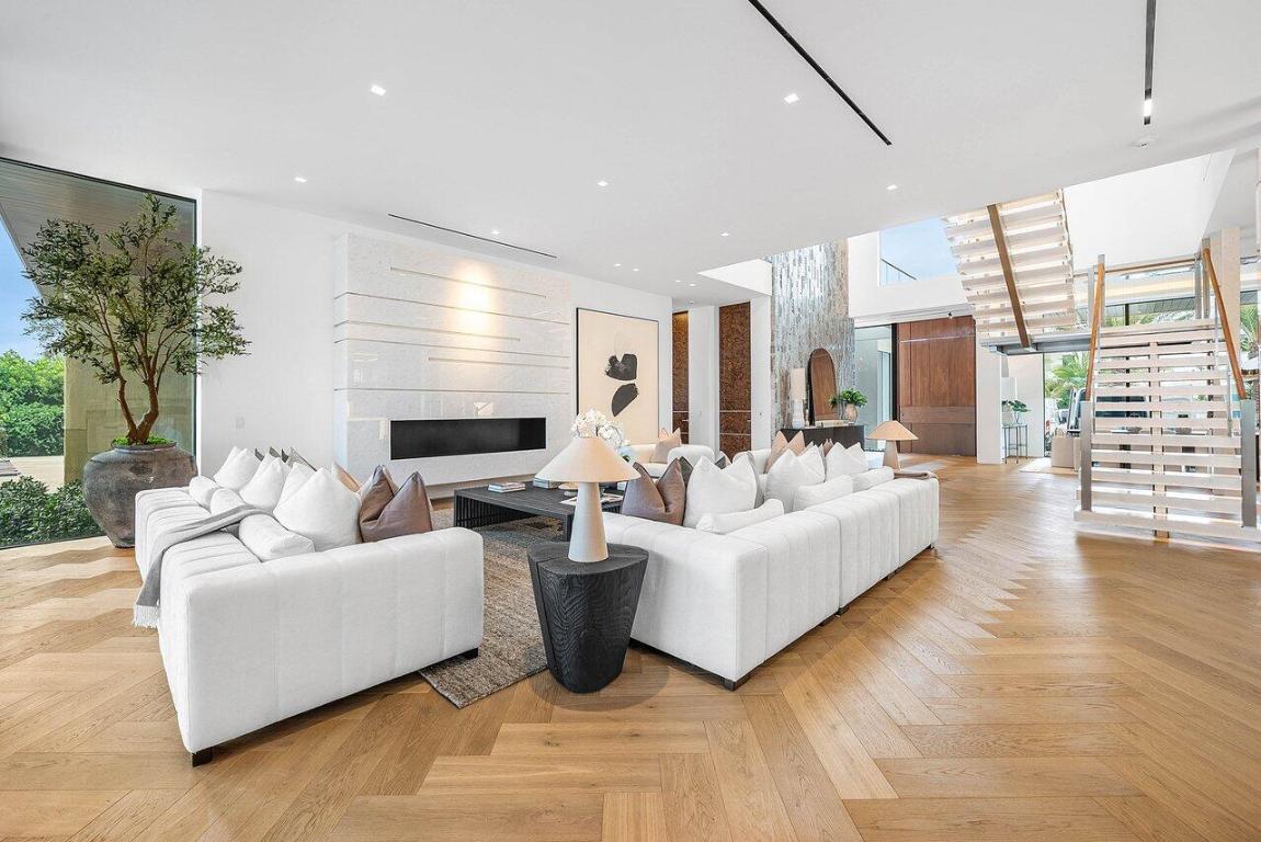 126 Spinnaker Ln Jupiter, FL 33477