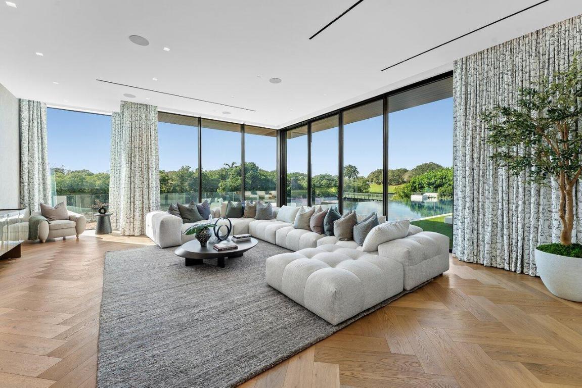 126 Spinnaker Ln Jupiter, FL 33477