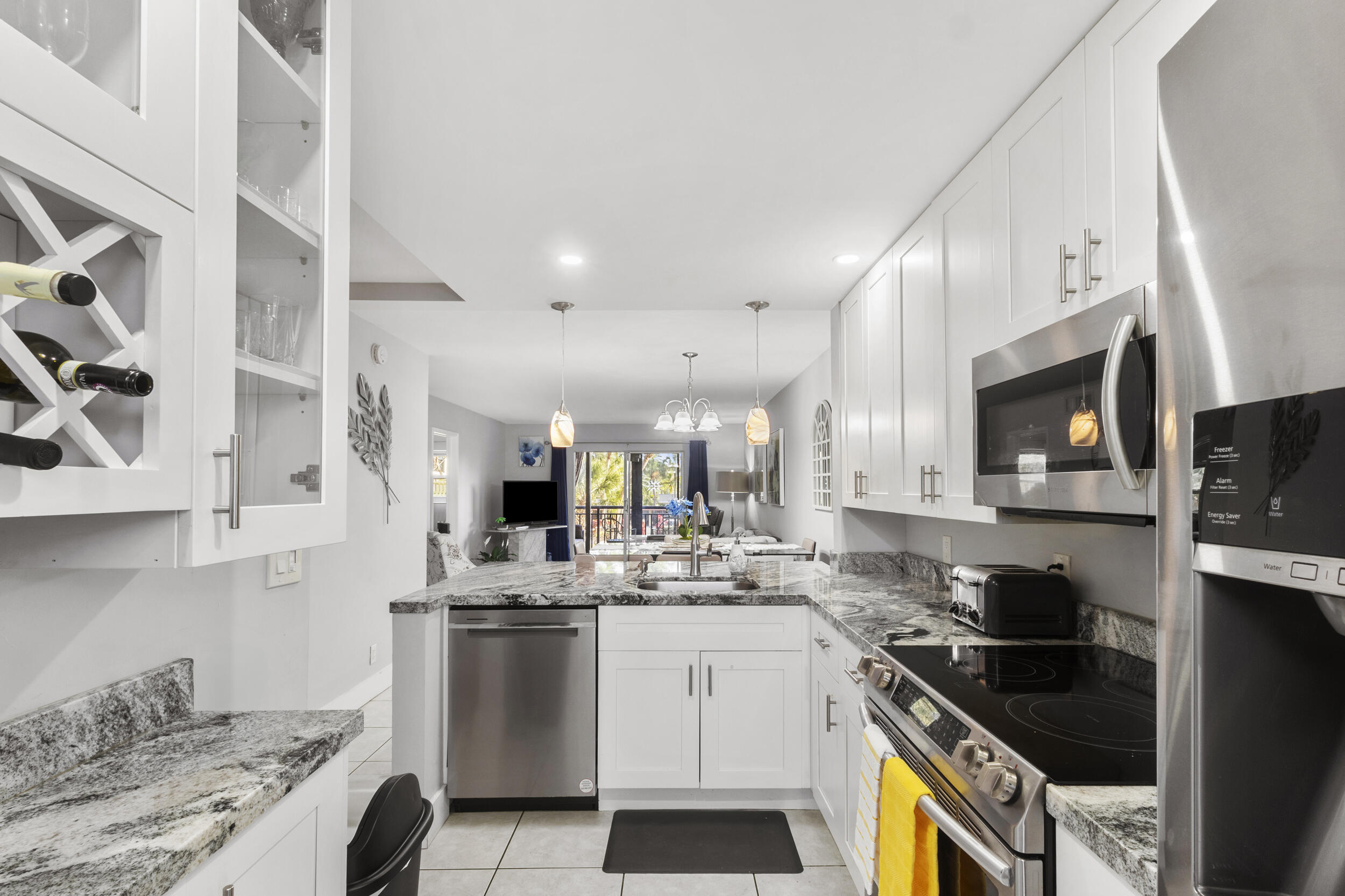 2350 NE 14th St #209