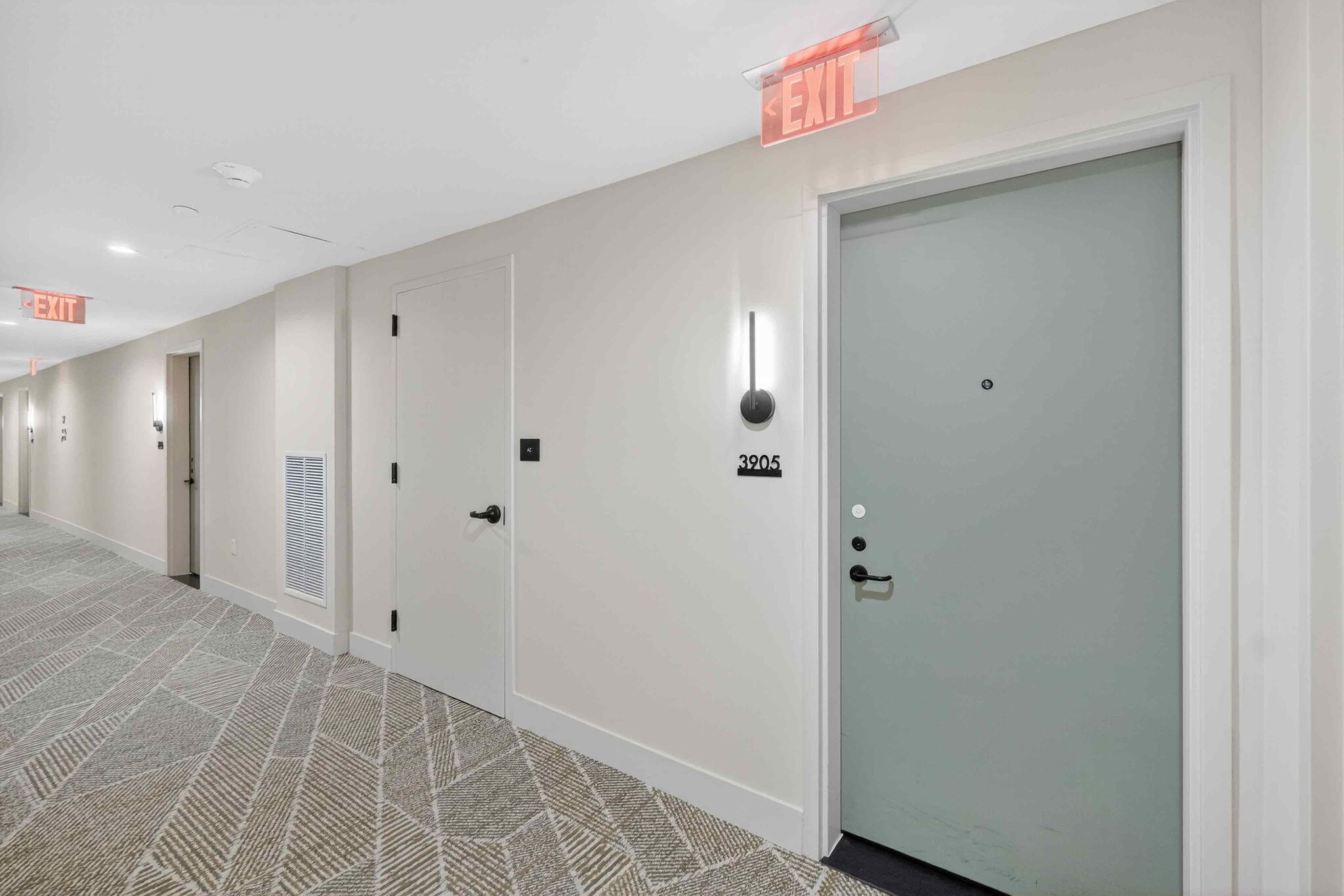 159 NE 6th #3905 Miami, FL 33132