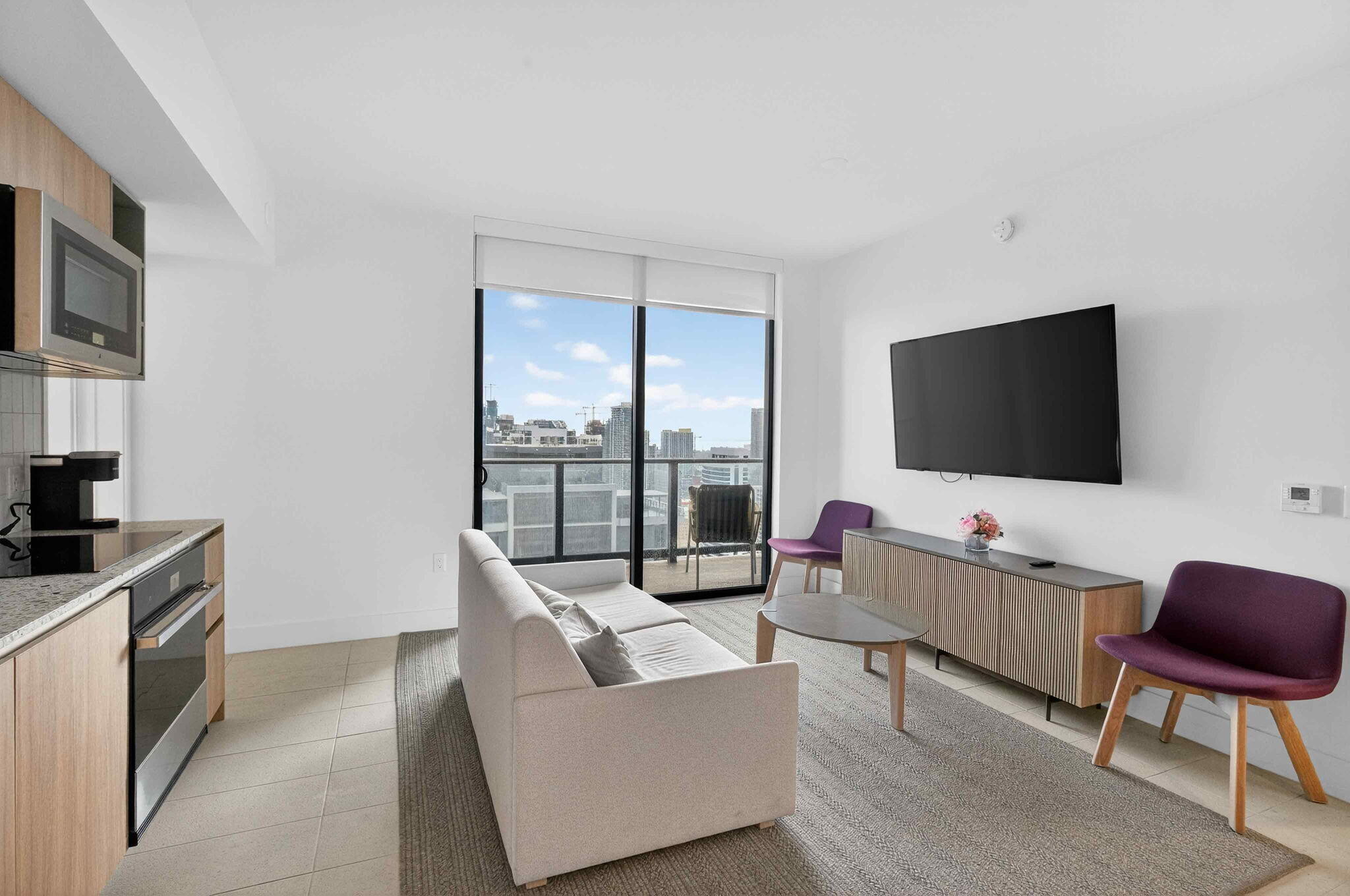 159 NE 6th #3905 Miami, FL 33132