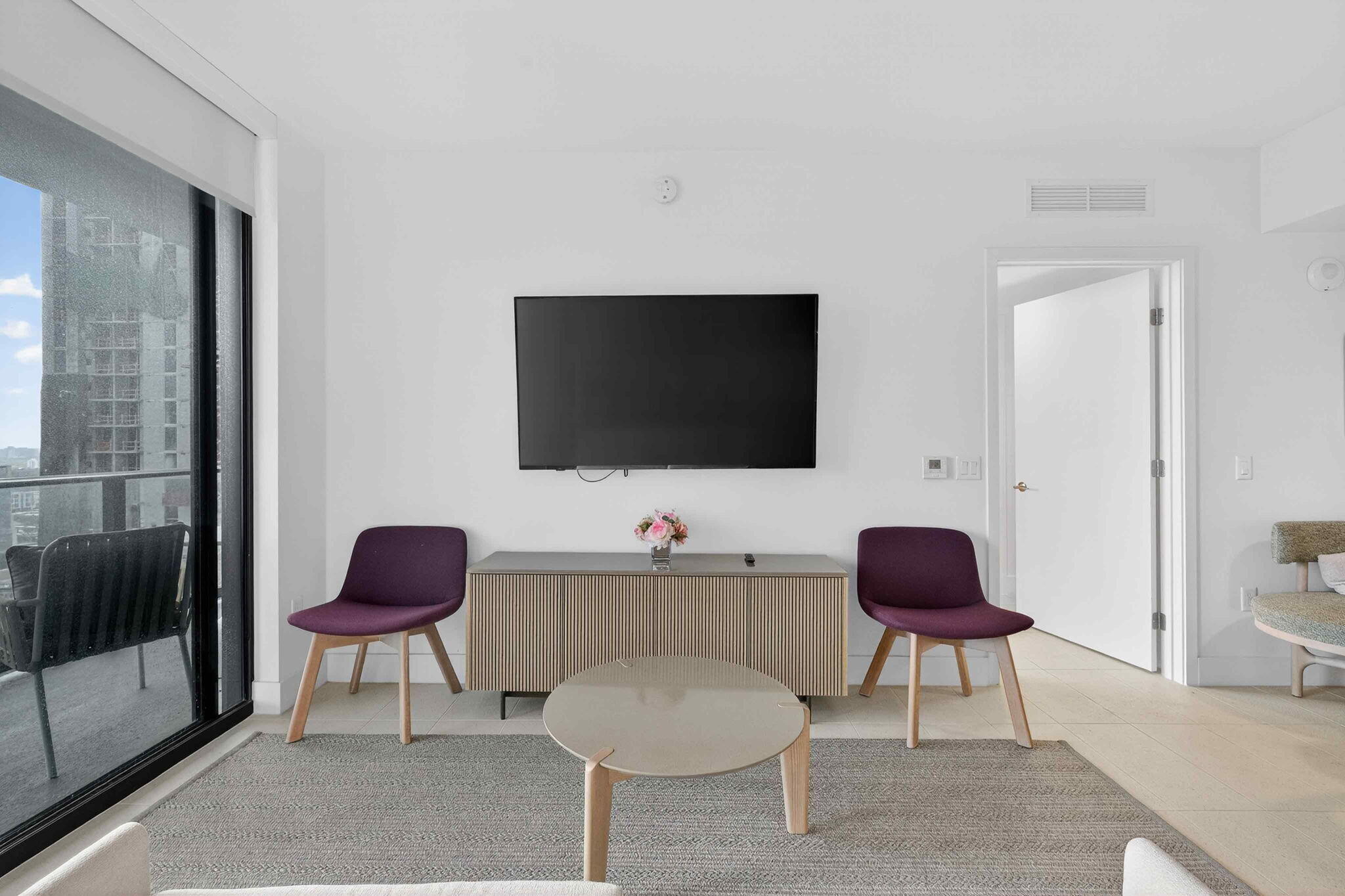 159 NE 6th #3905 Miami, FL 33132