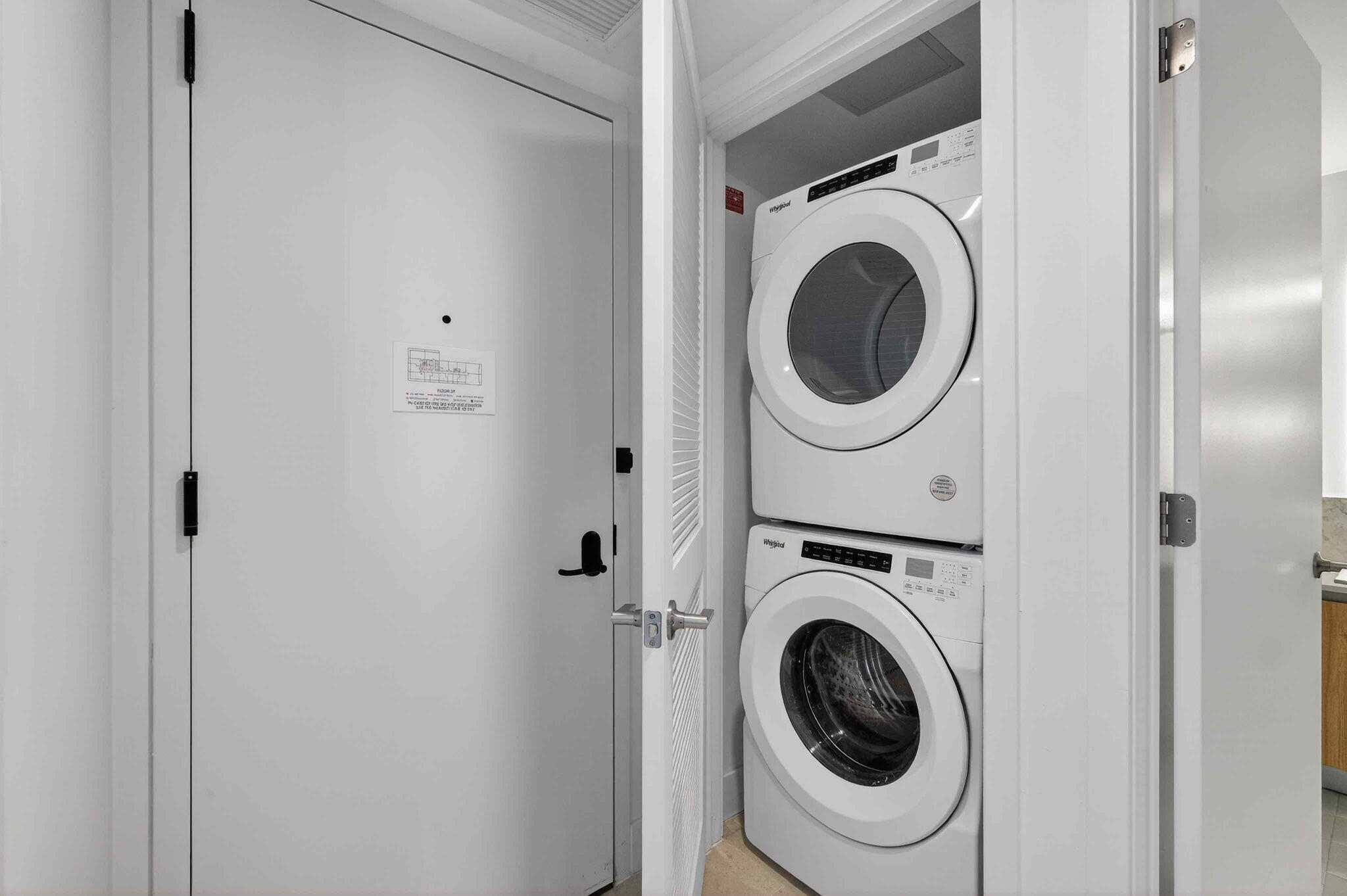 159 NE 6th #3905 Miami, FL 33132