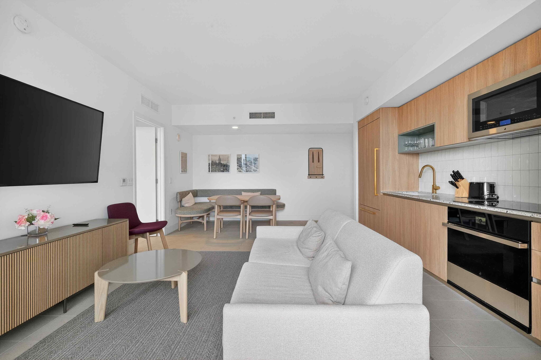 159 NE 6th #3905 Miami, FL 33132