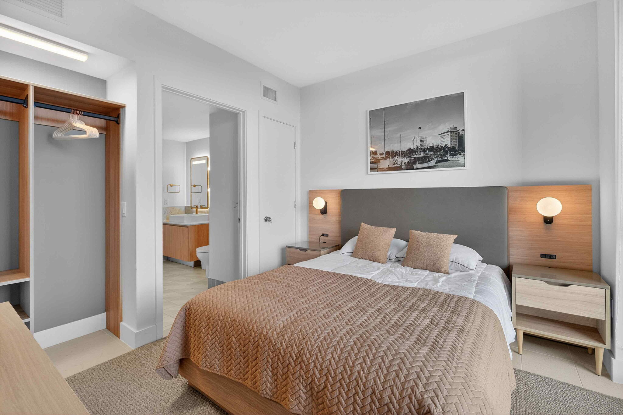 159 NE 6th #3905 Miami, FL 33132