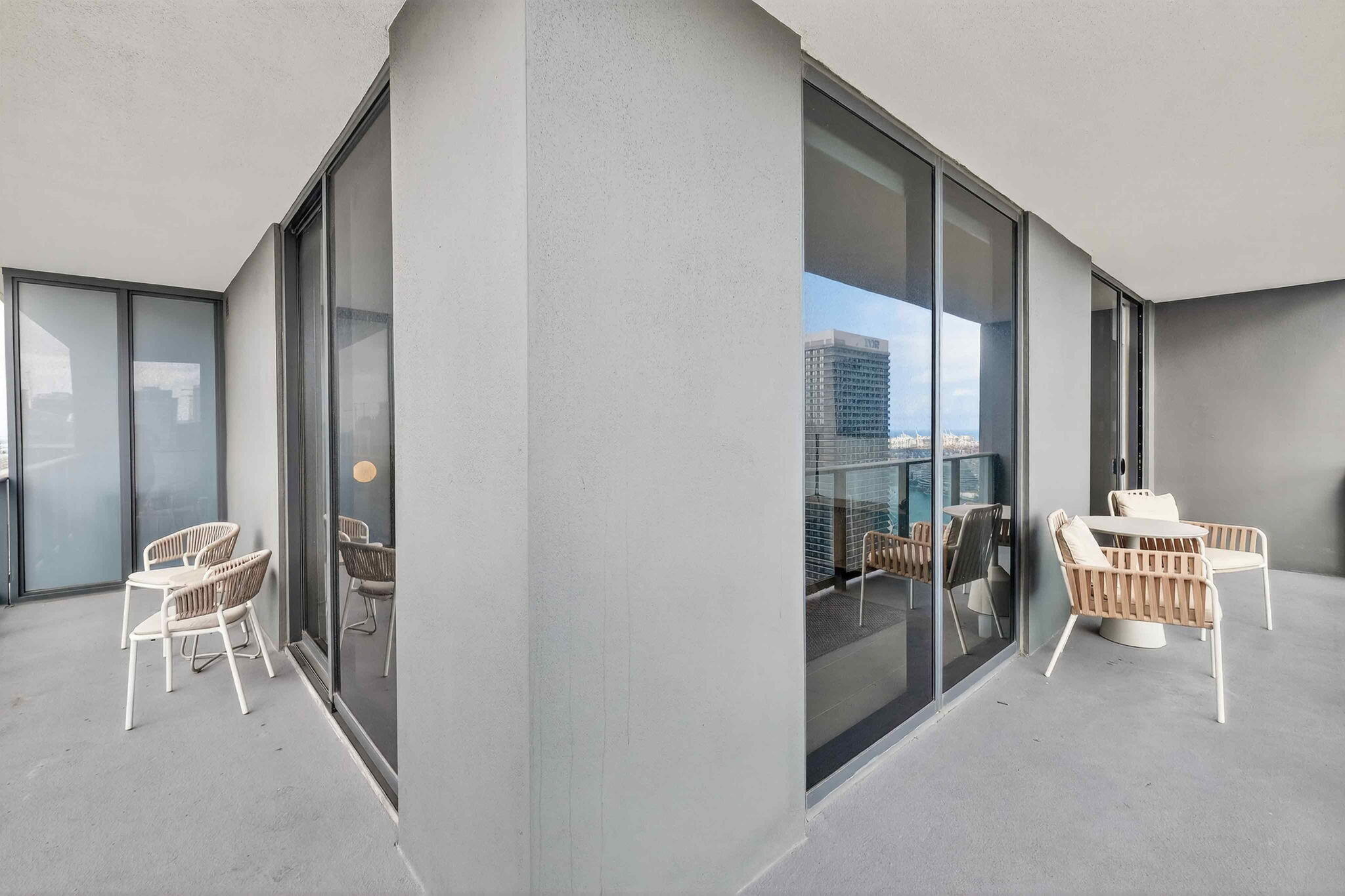 159 NE 6th #3905 Miami, FL 33132