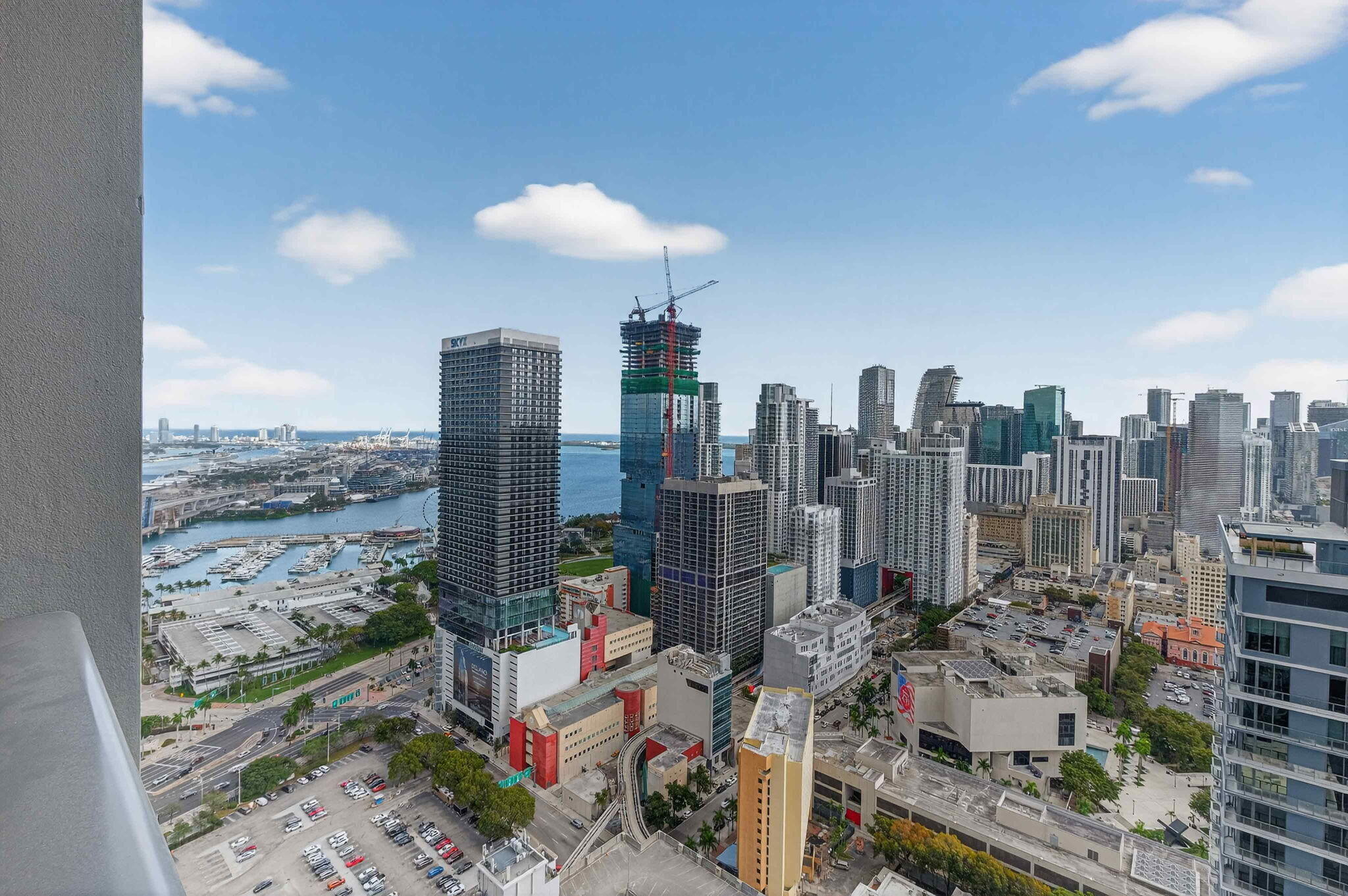 159 NE 6th #3905 Miami, FL 33132