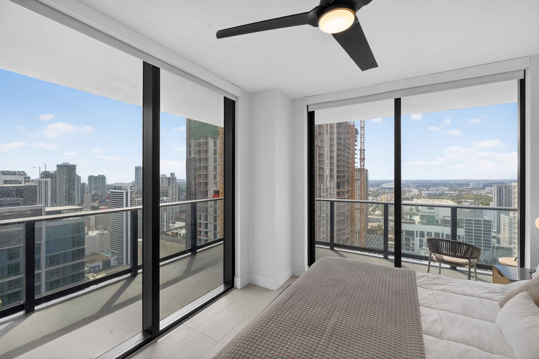 159 NE 6th #3905 Miami, FL 33132