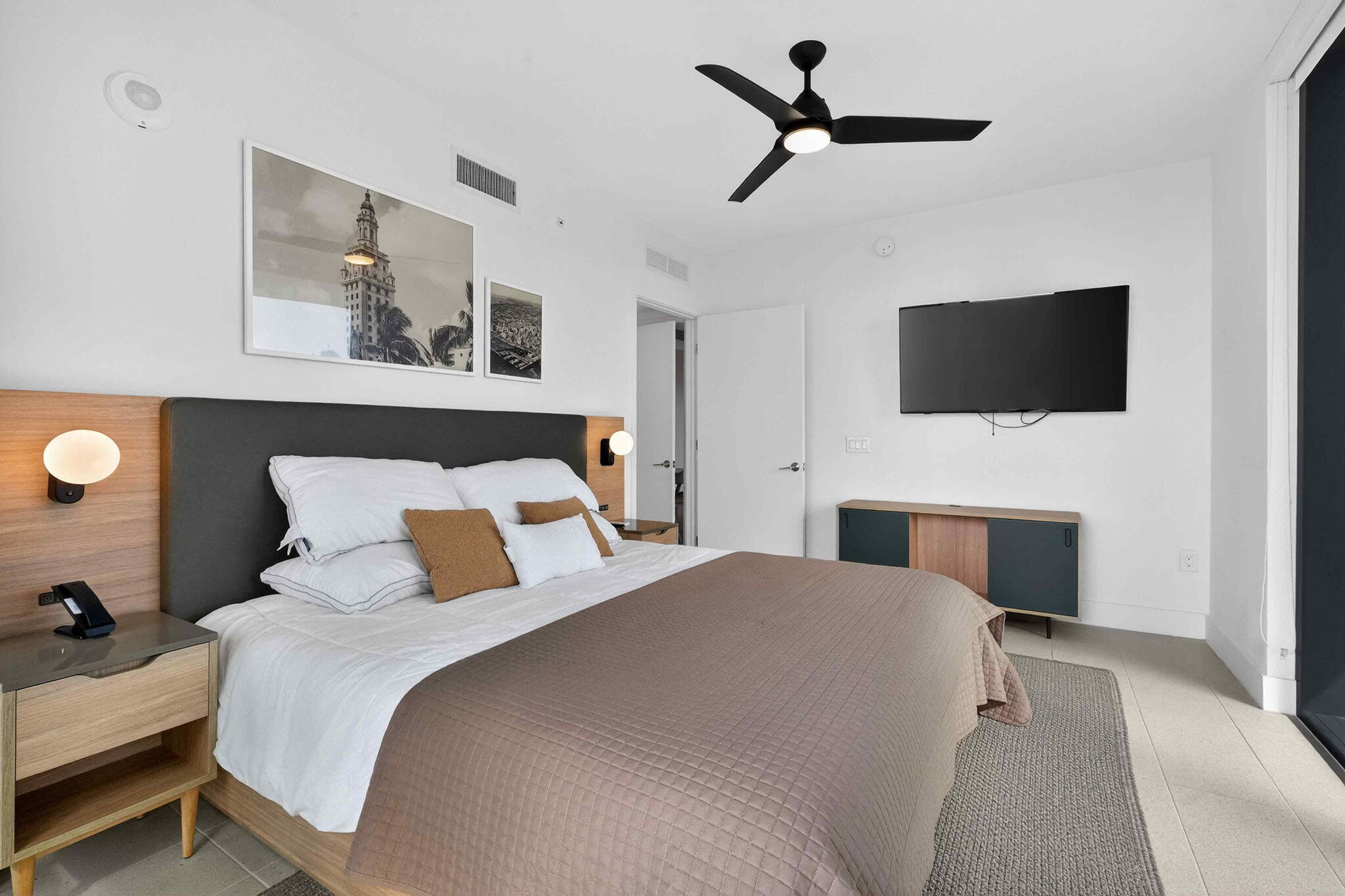 159 NE 6th #3905 Miami, FL 33132