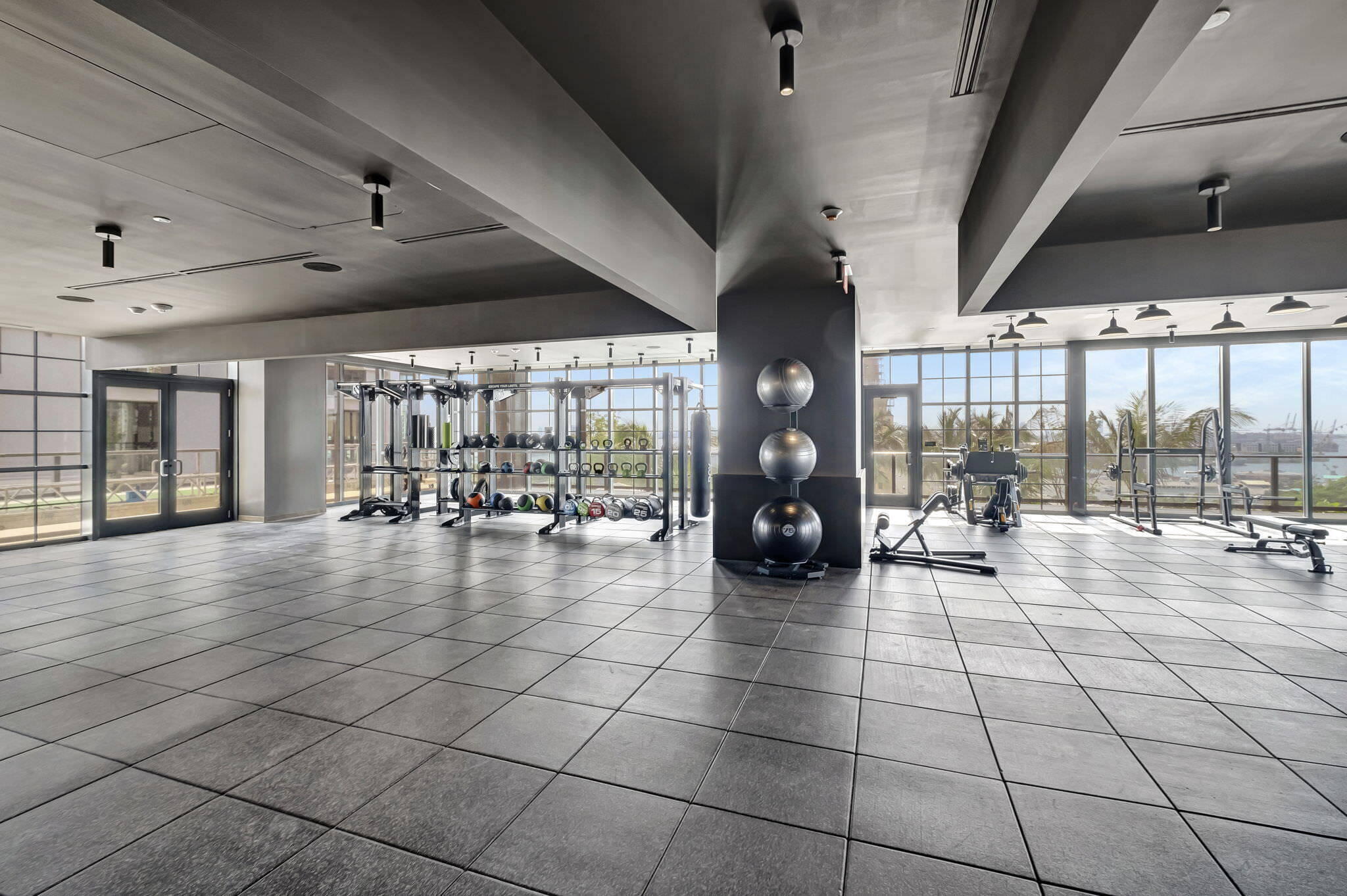 159 NE 6th #3905 Miami, FL 33132