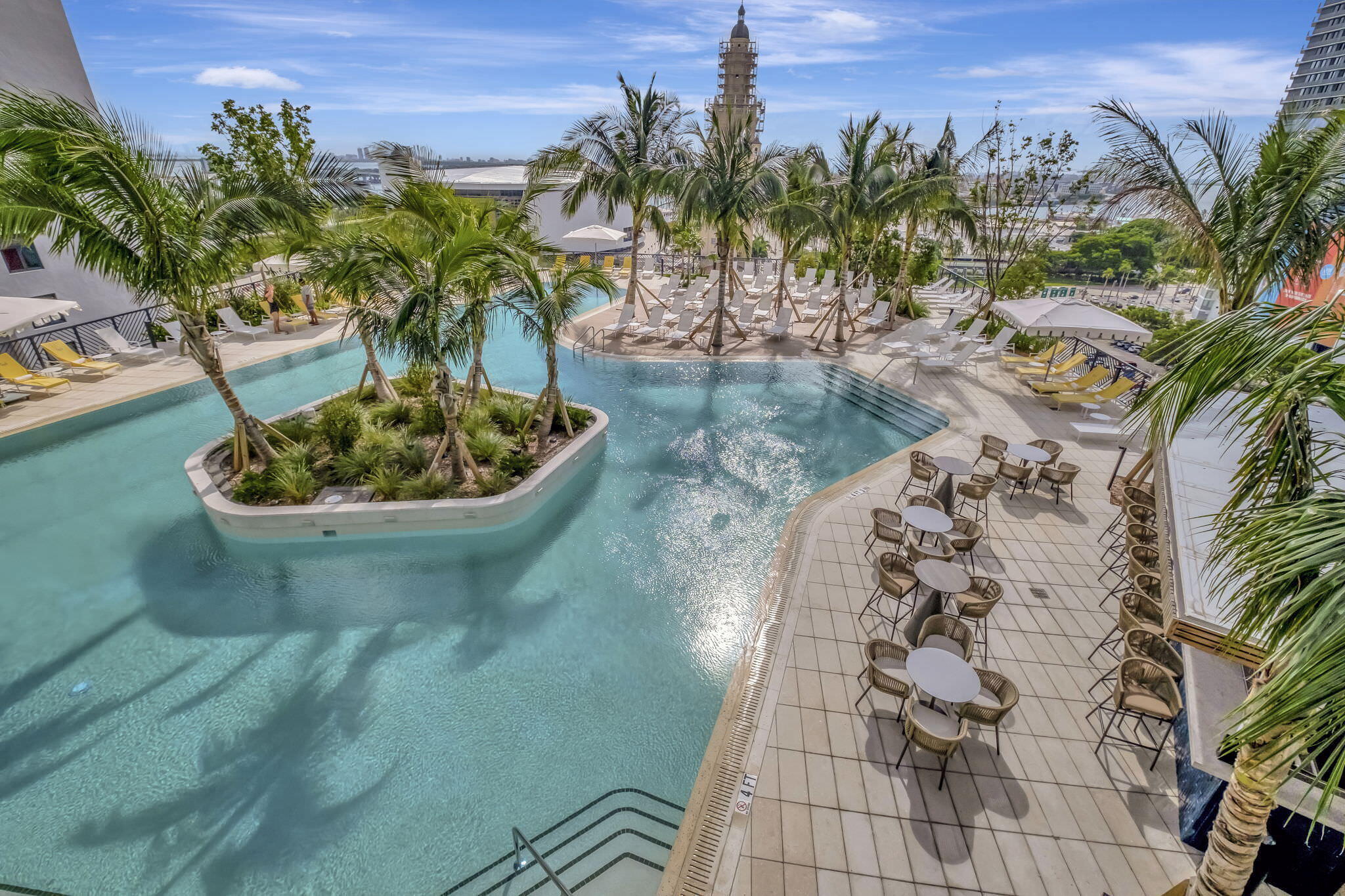 159 NE 6th #3905 Miami, FL 33132