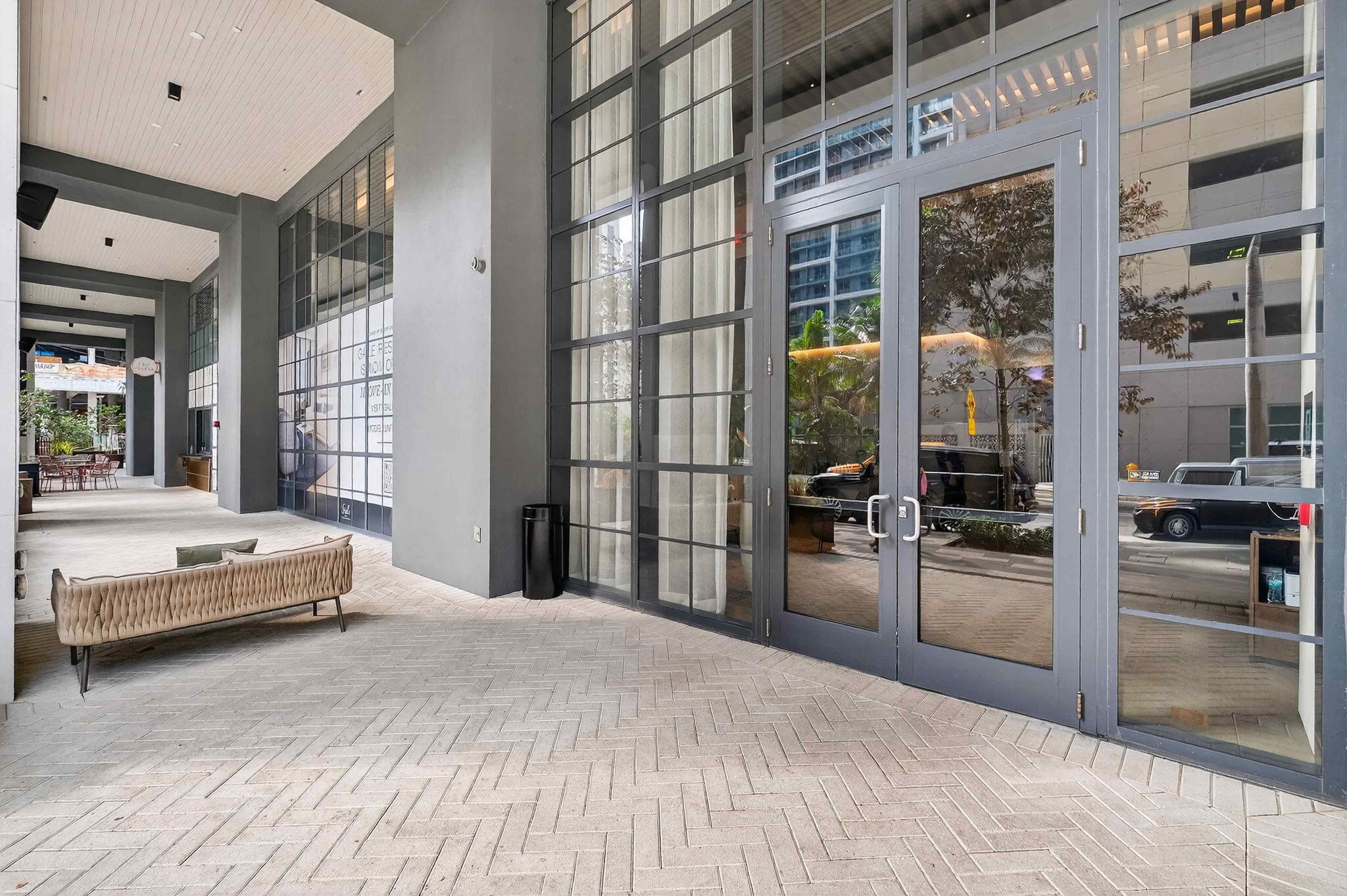 159 NE 6th #3905 Miami, FL 33132