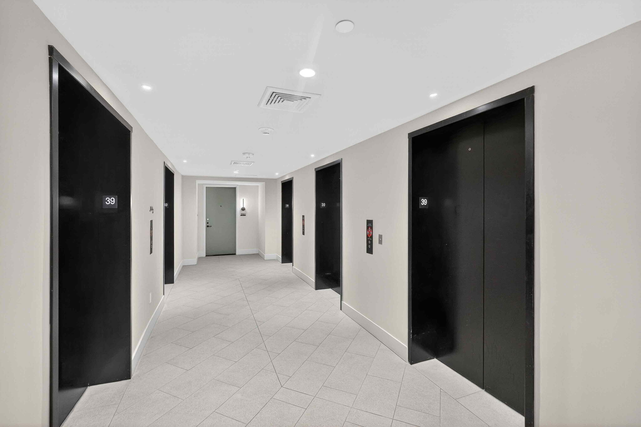 159 NE 6th #3905 Miami, FL 33132