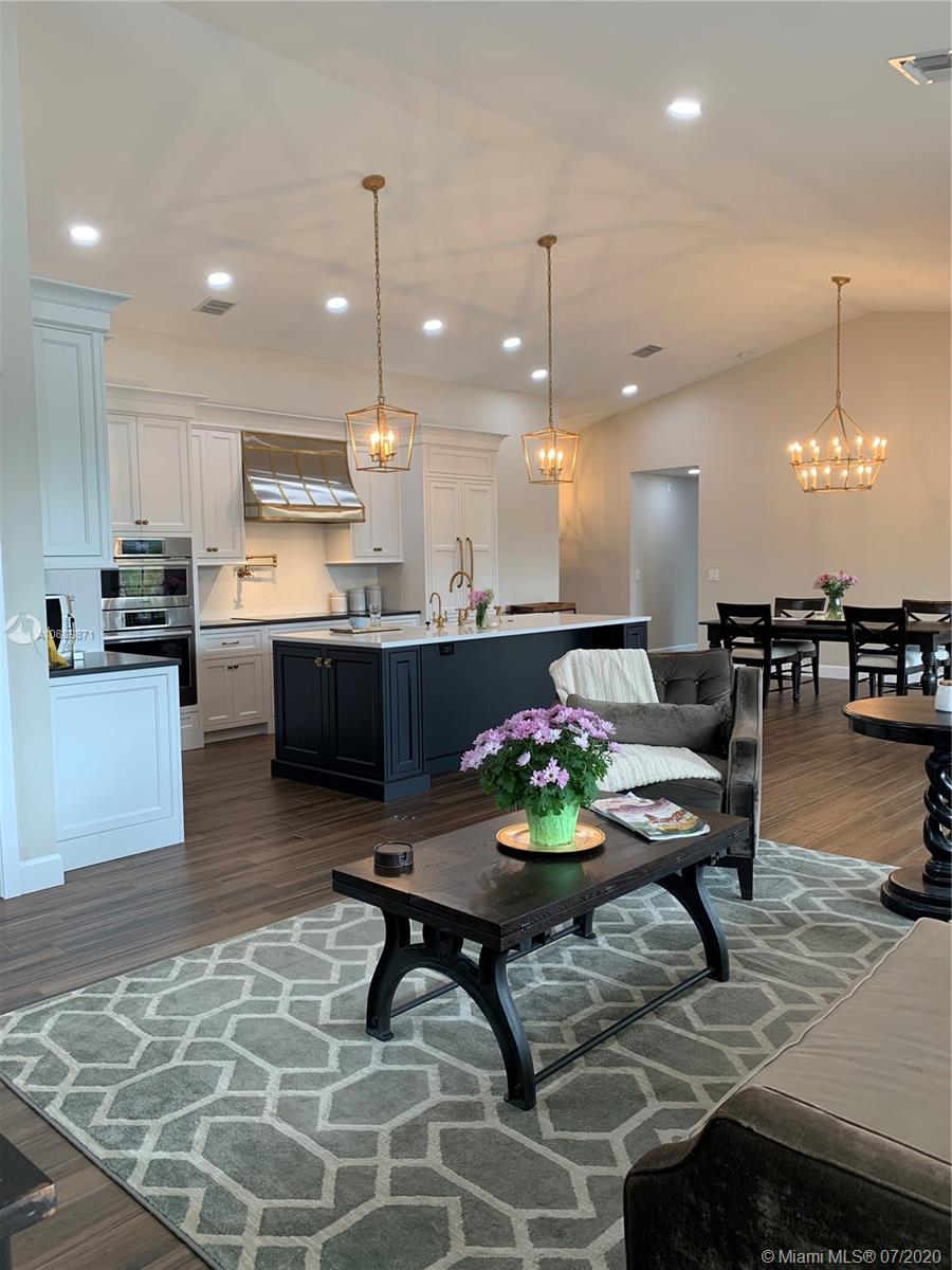 5180 Deerhurst Crescent Cir