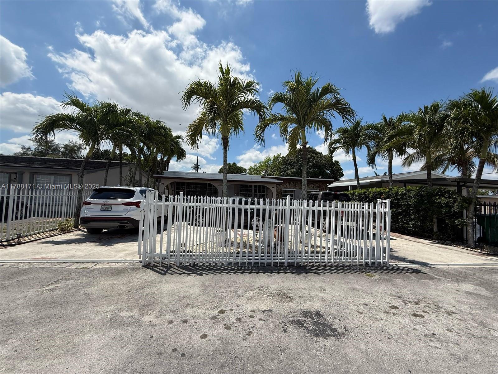 3434 NW 101st St,Miami, FL 33147