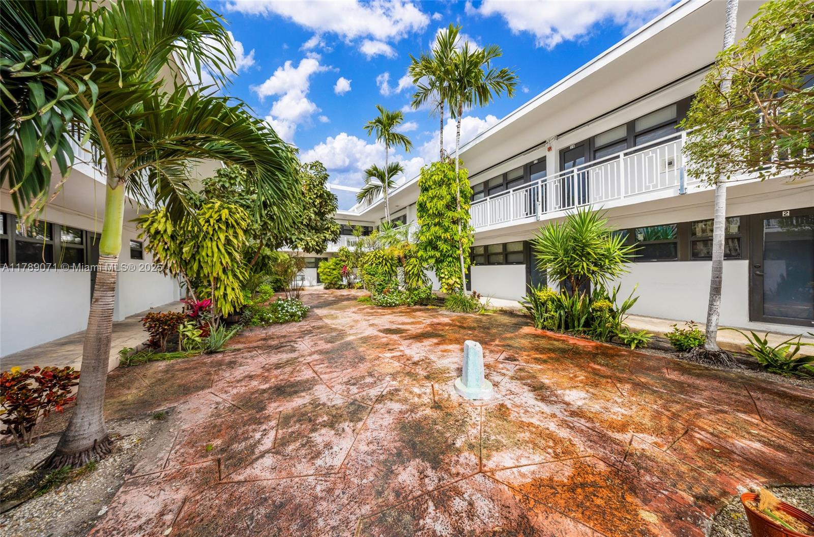 7825 Harding Ave Miami Beach, FL 33141