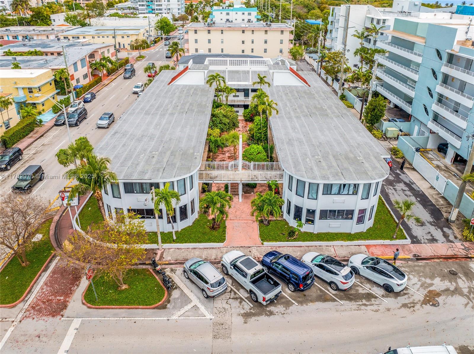 7825 Harding Ave Miami Beach, FL 33141