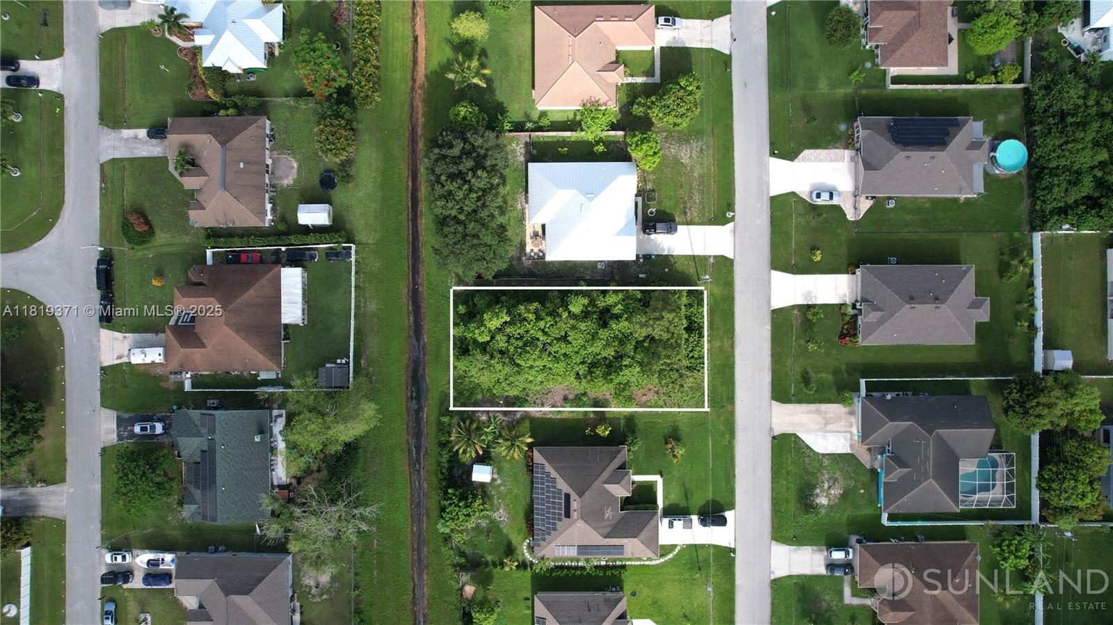 1574 Hackensack Ave Port St Lucie, FL 34953