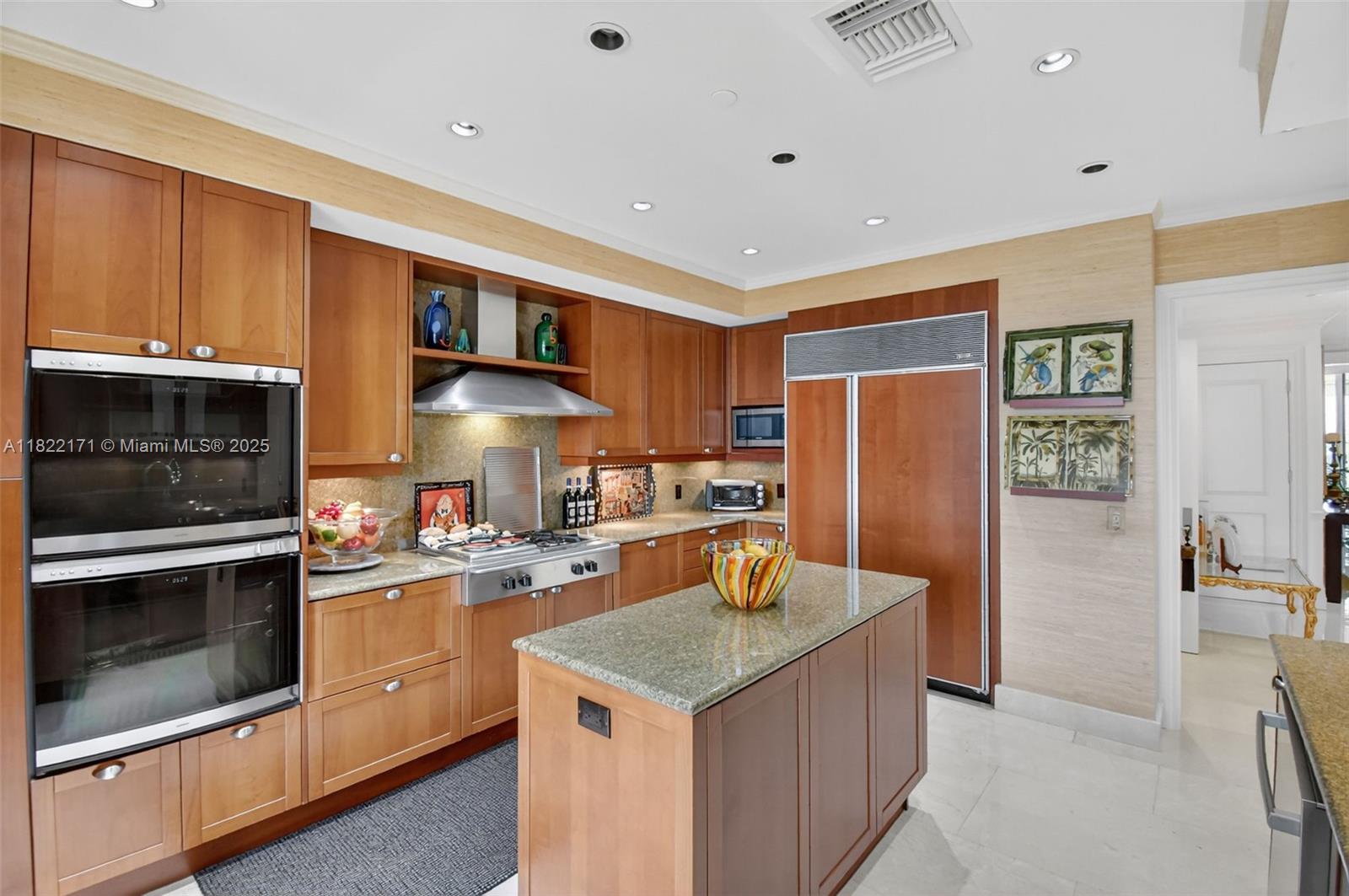 19925 NE 39th Pl #404 Aventura, FL 33180