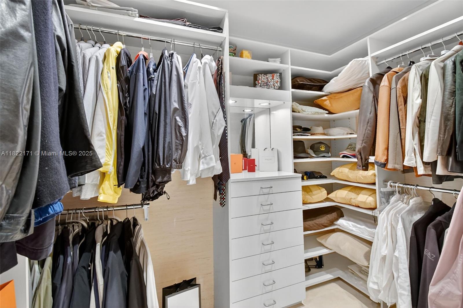 19925 NE 39th Pl #404 Aventura, FL 33180