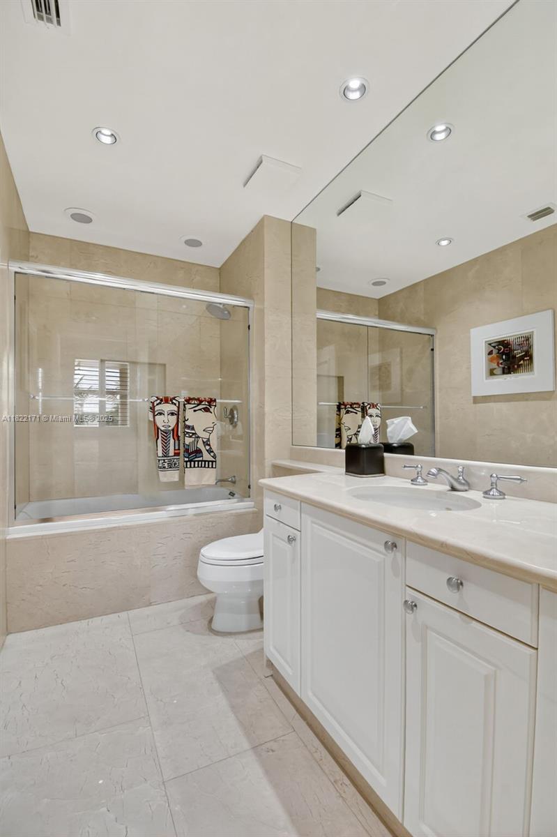 19925 NE 39th Pl #404 Aventura, FL 33180