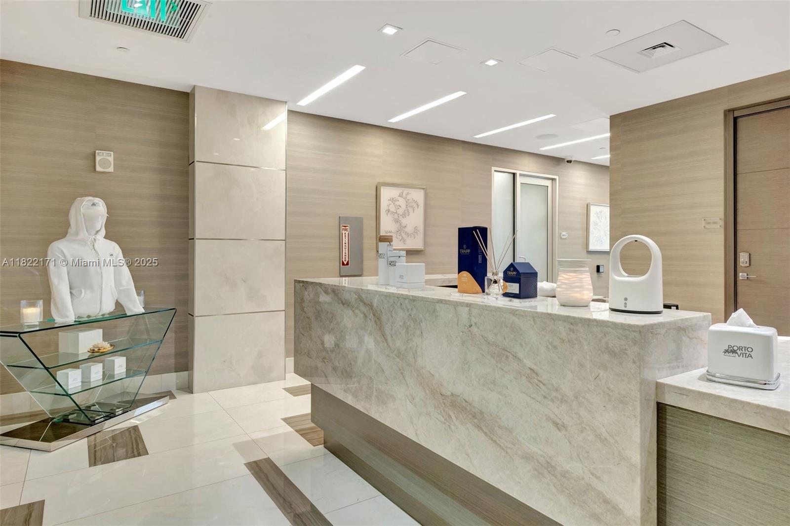 19925 NE 39th Pl #404 Aventura, FL 33180