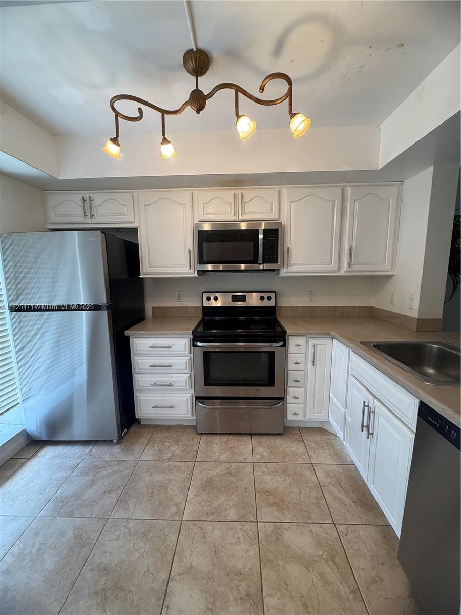 2371 SW 15th St #101