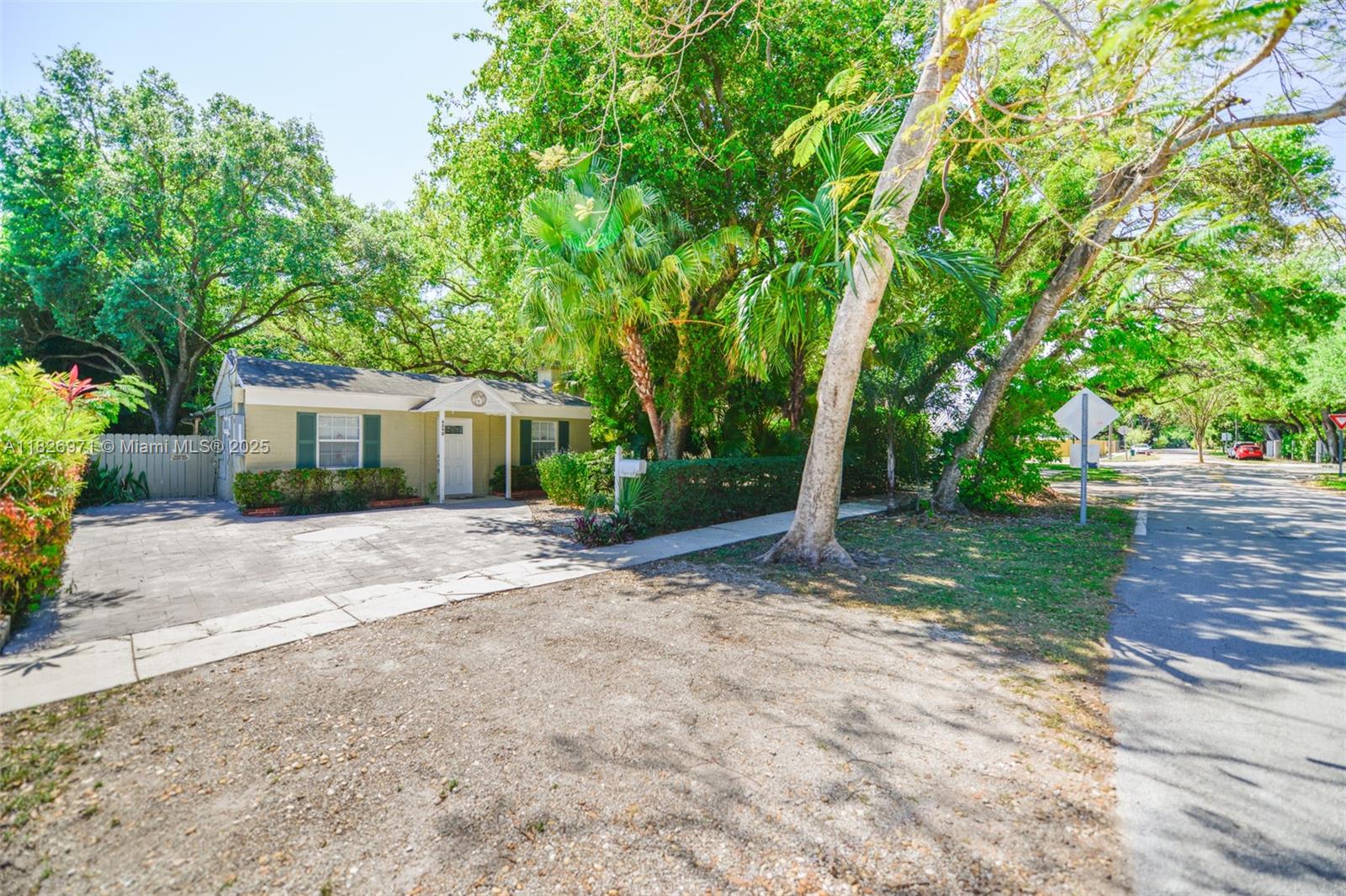 6290 SW 70th St South Miami, FL 33143