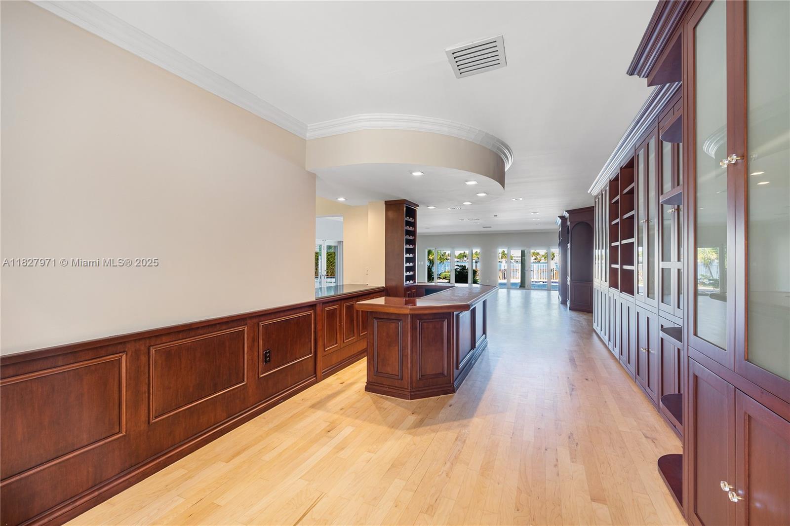 1375 N Biscayne Pt Rd Miami Beach, FL 33141