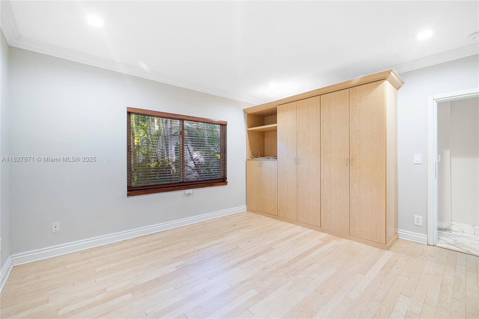 1375 N Biscayne Pt Rd Miami Beach, FL 33141