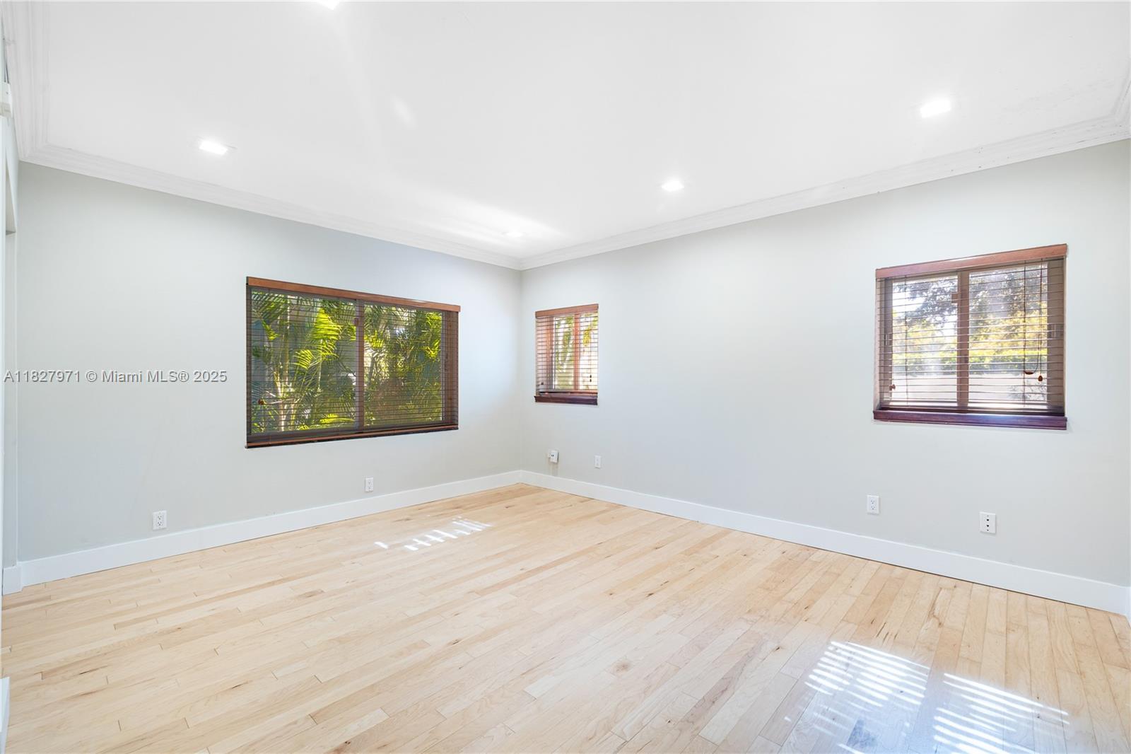 1375 N Biscayne Pt Rd Miami Beach, FL 33141