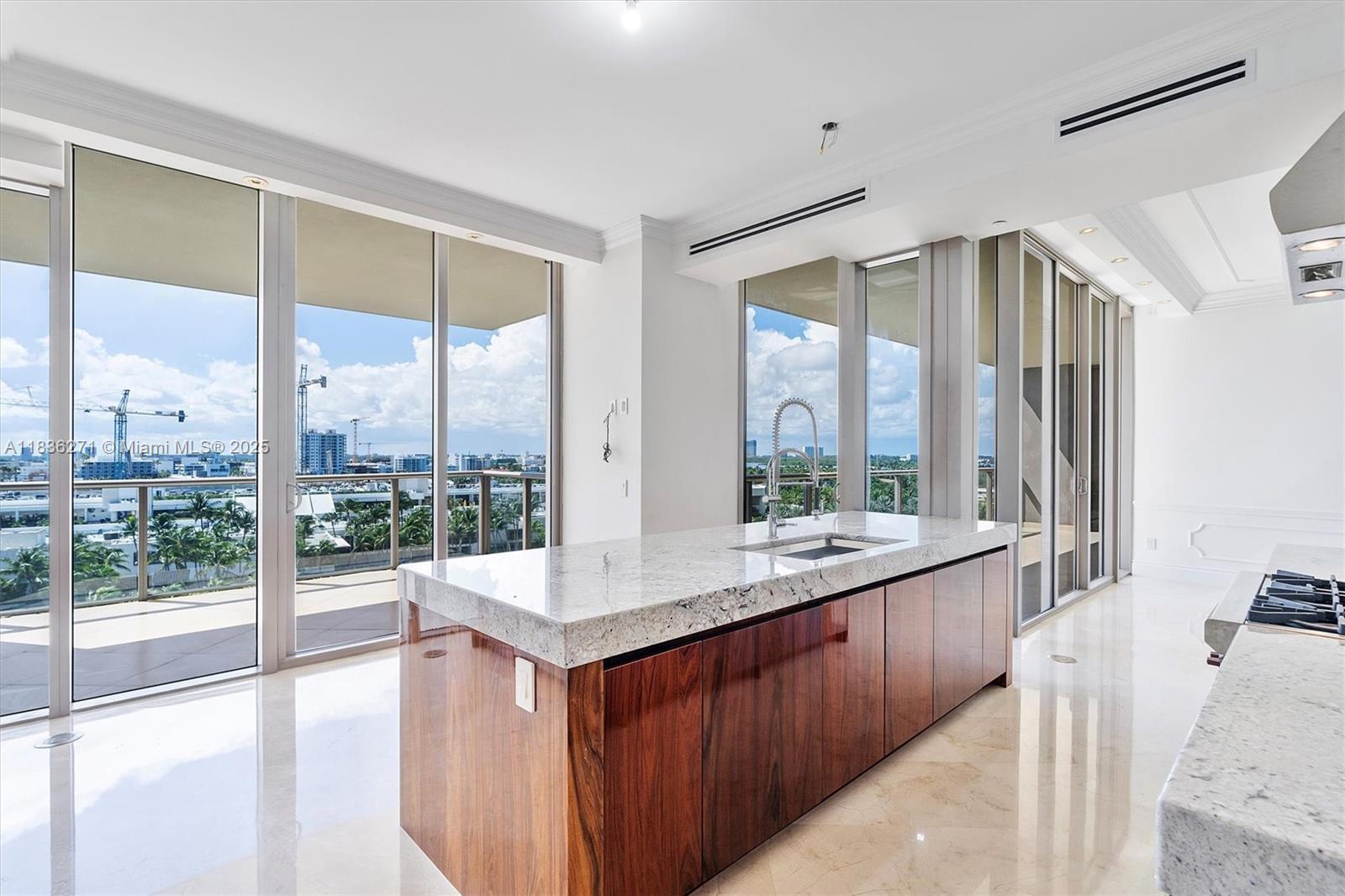 image St Regis Bal Harbour17