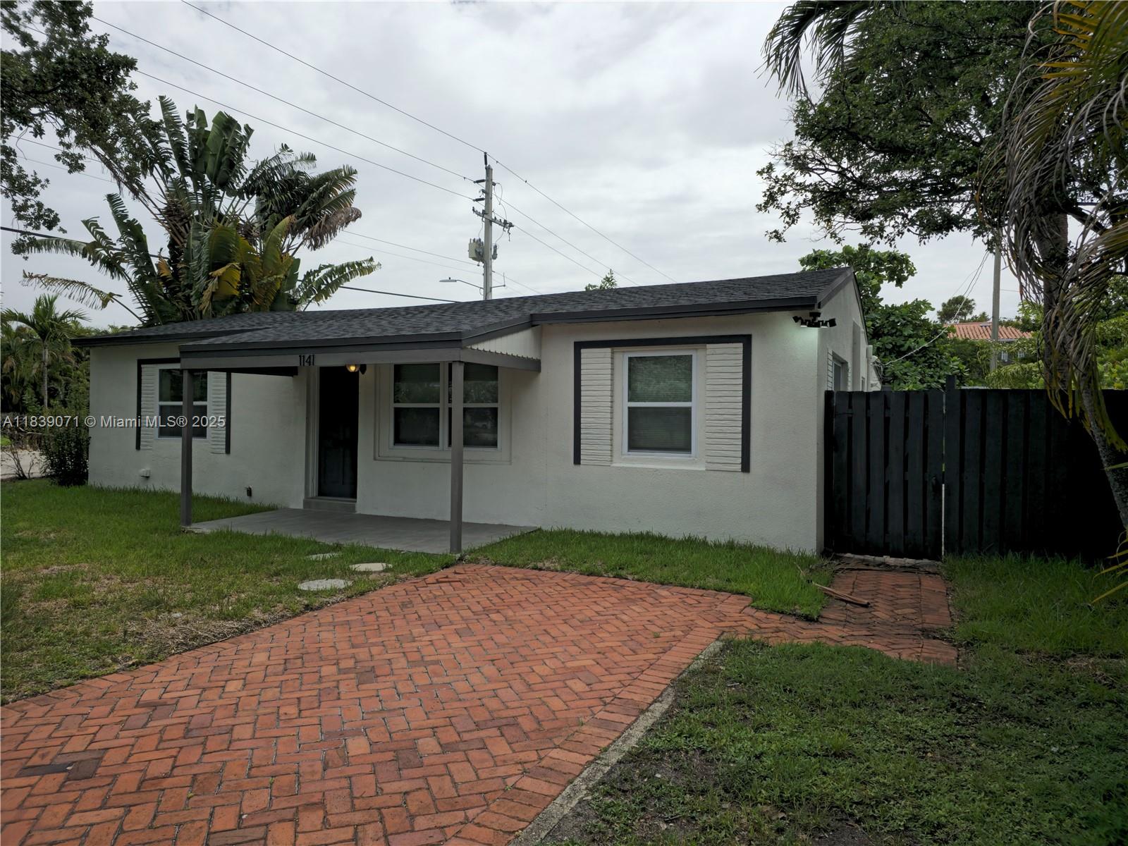 1141 SW 8th Ter