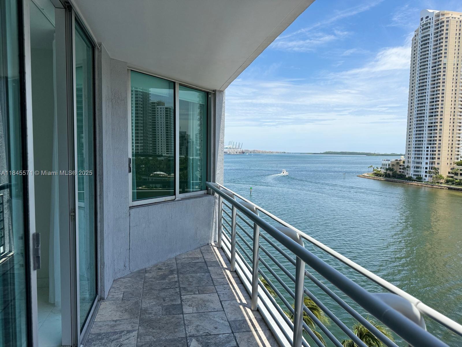 325 S Biscayne Blvd #819