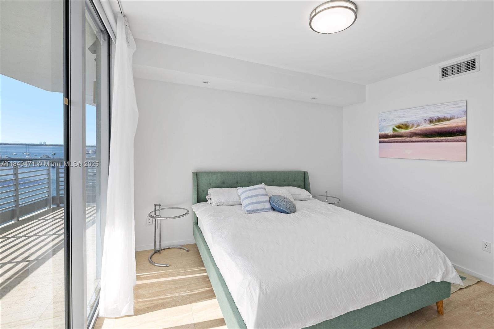 image Capri South Beach Condo19