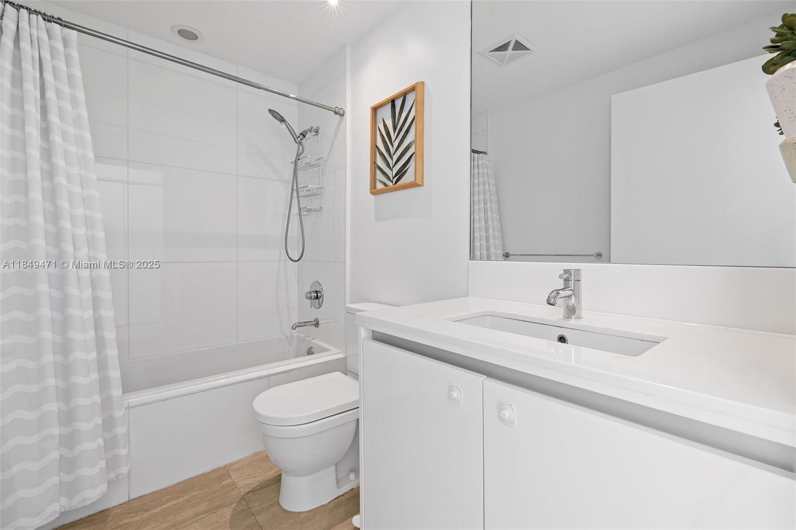 image Capri South Beach Condo20