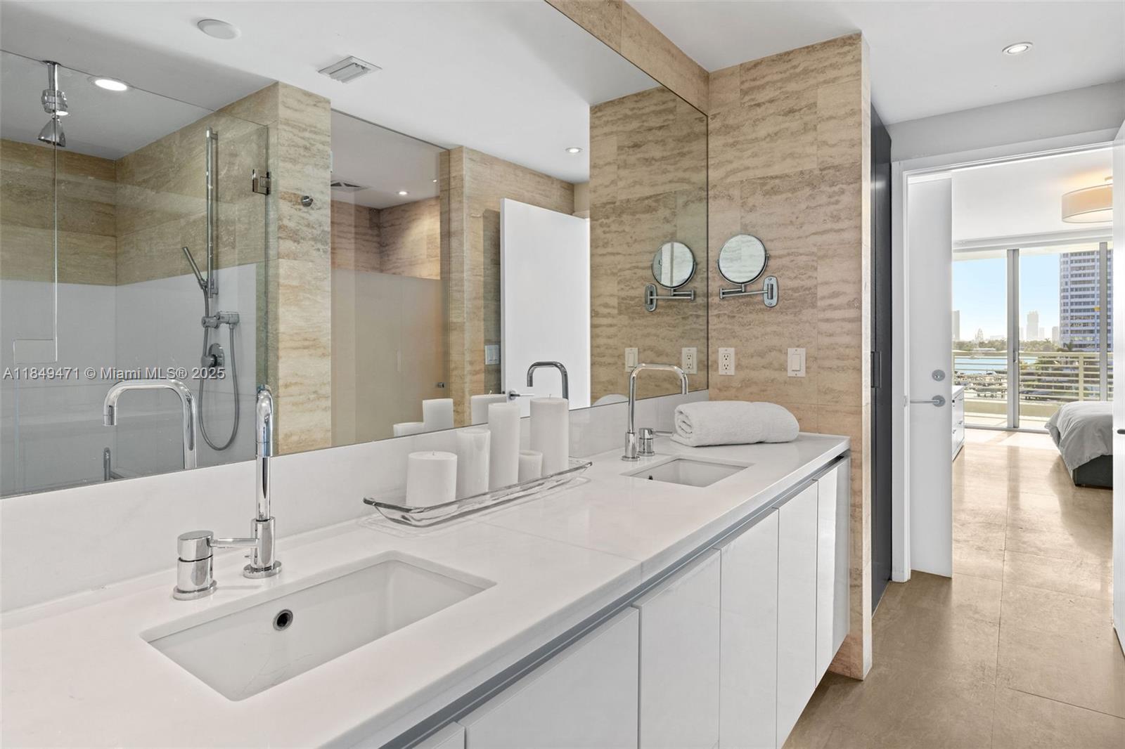 image Capri South Beach Condo26