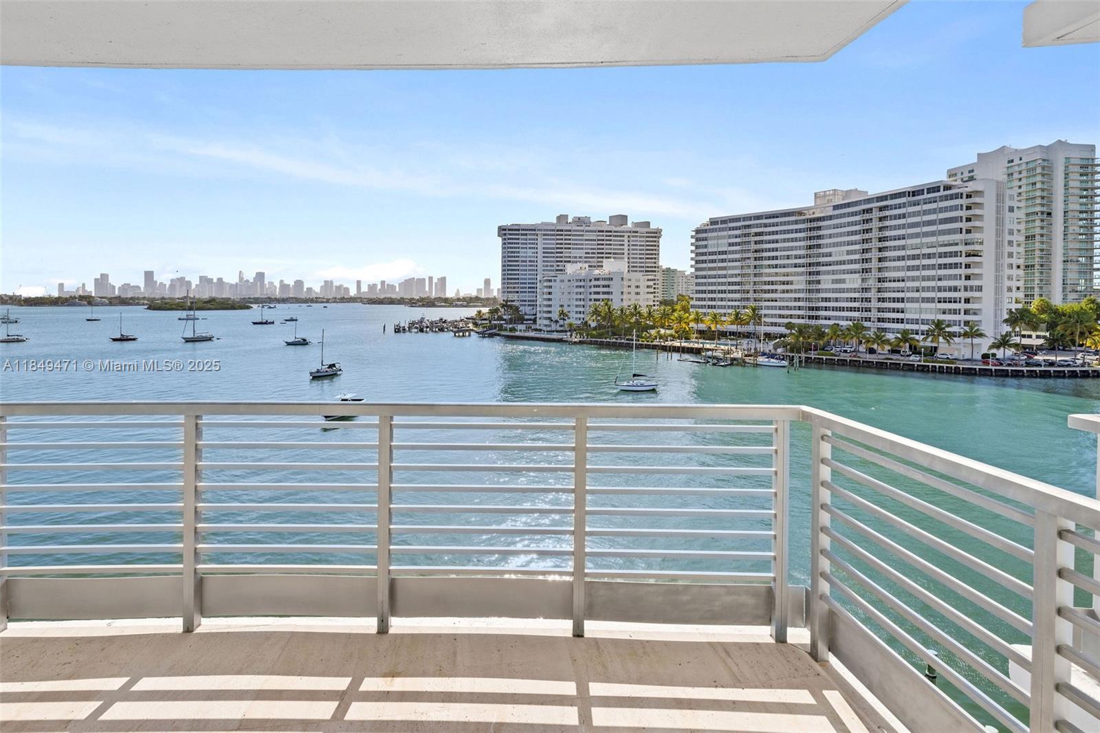 image Capri South Beach Condo29