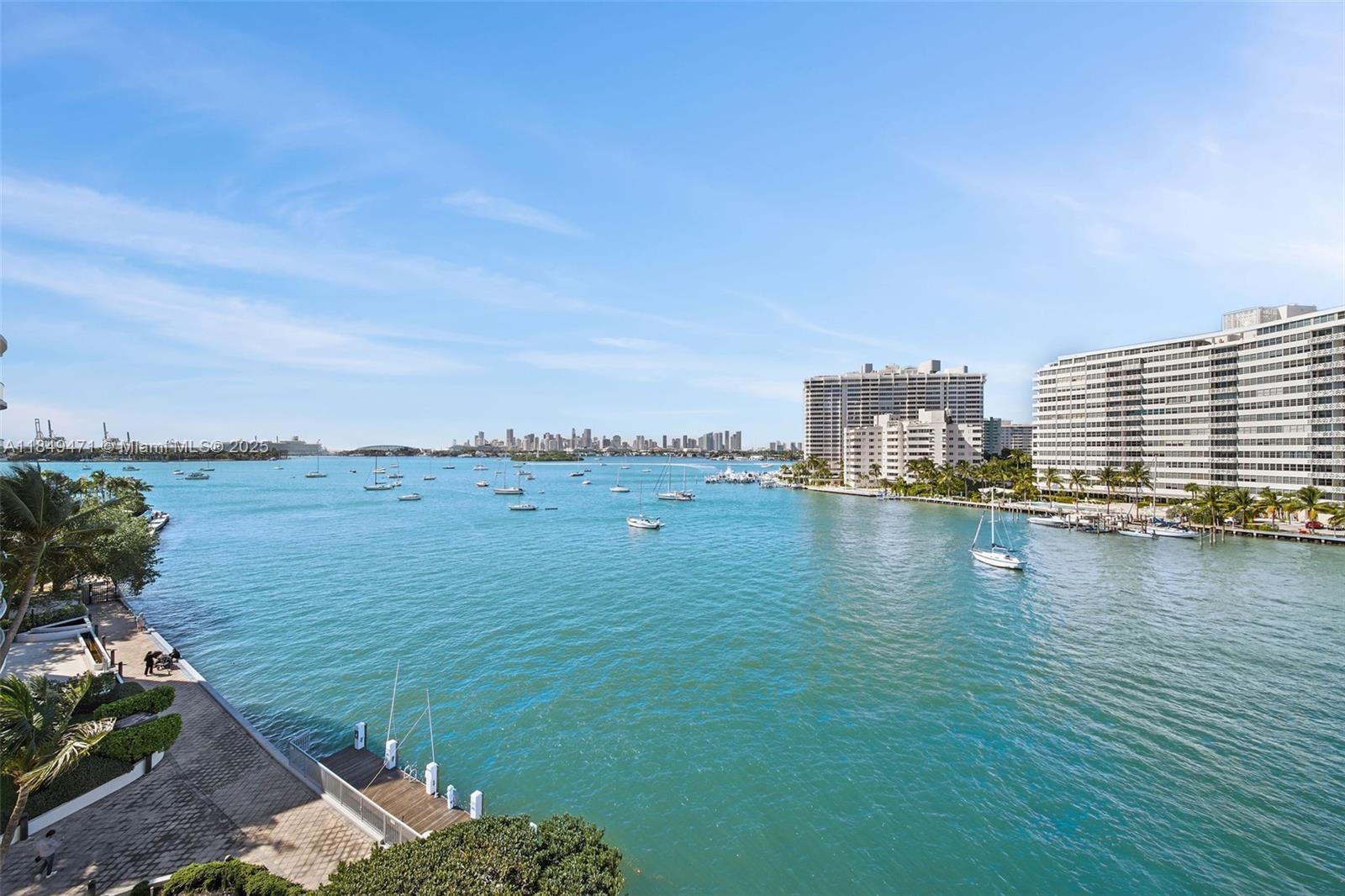 image Capri South Beach Condo32