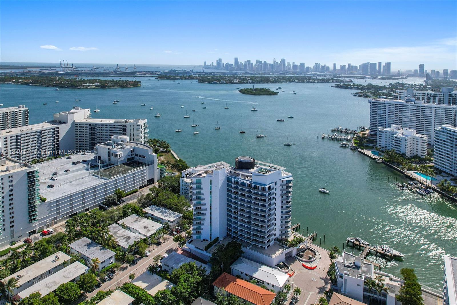 image Capri South Beach Condo34