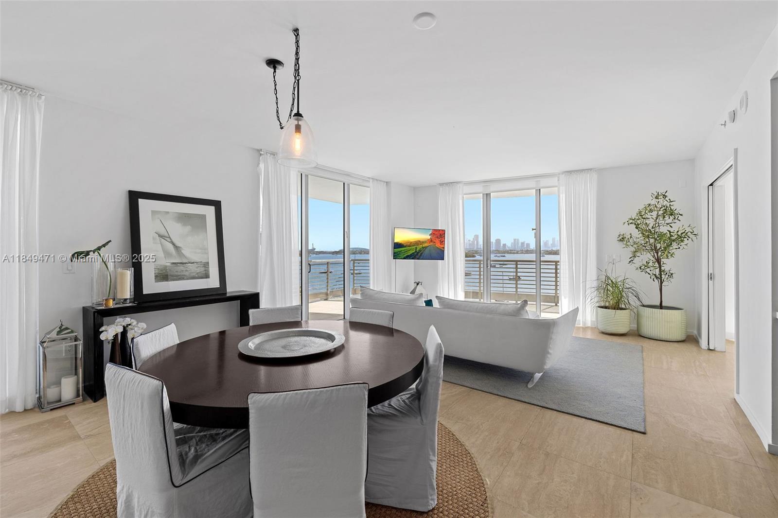 image Capri South Beach Condo8