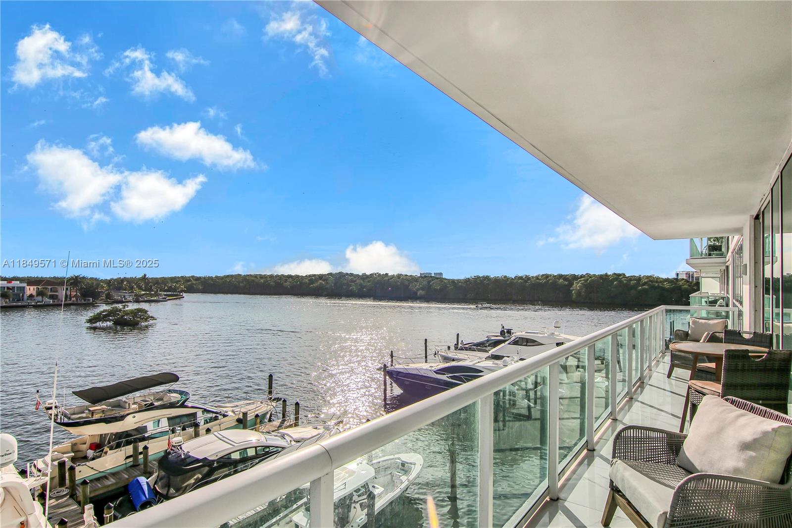 400 Sunny Isles Blvd #307
