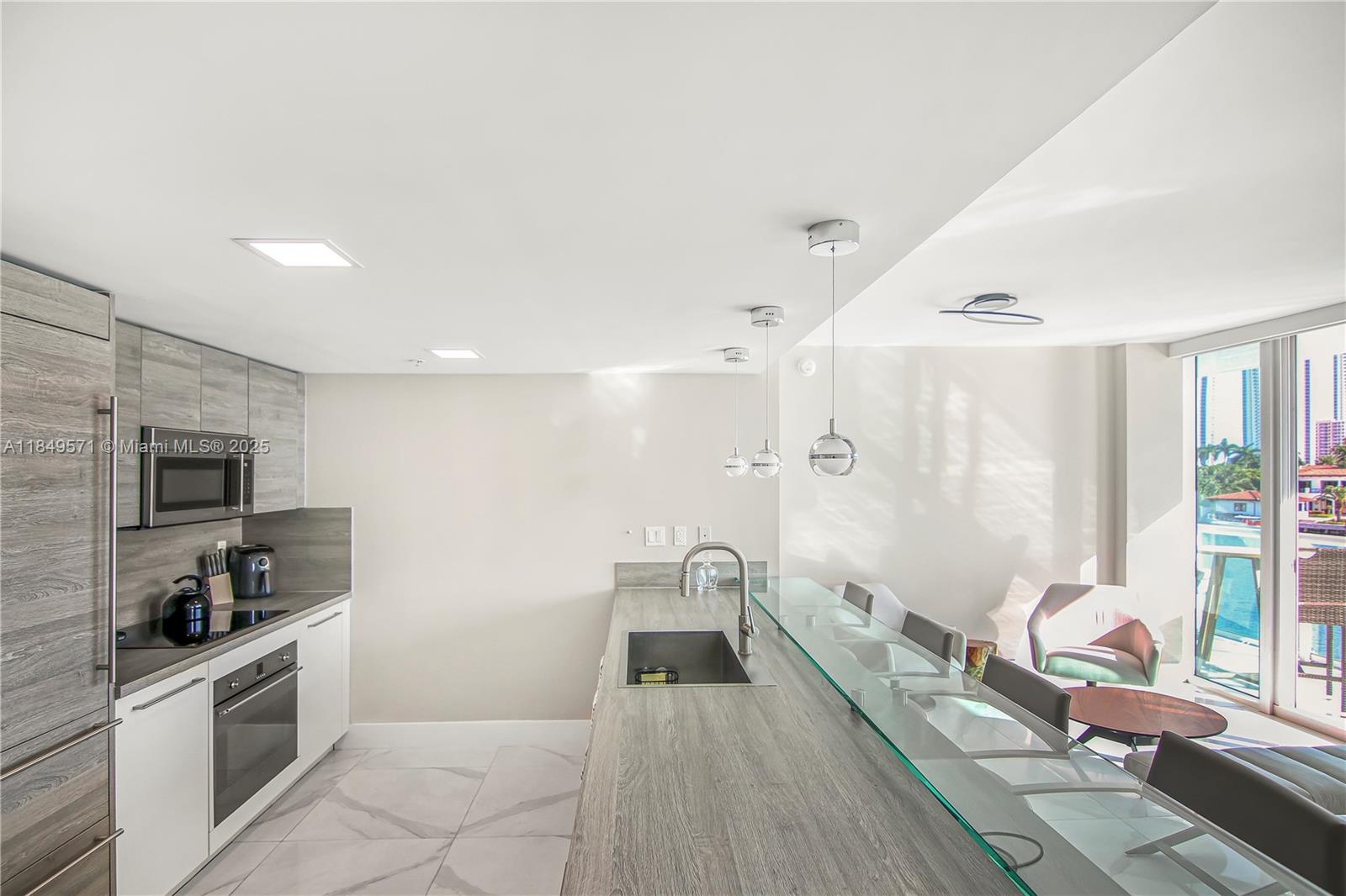 image 400 Sunny Isles9