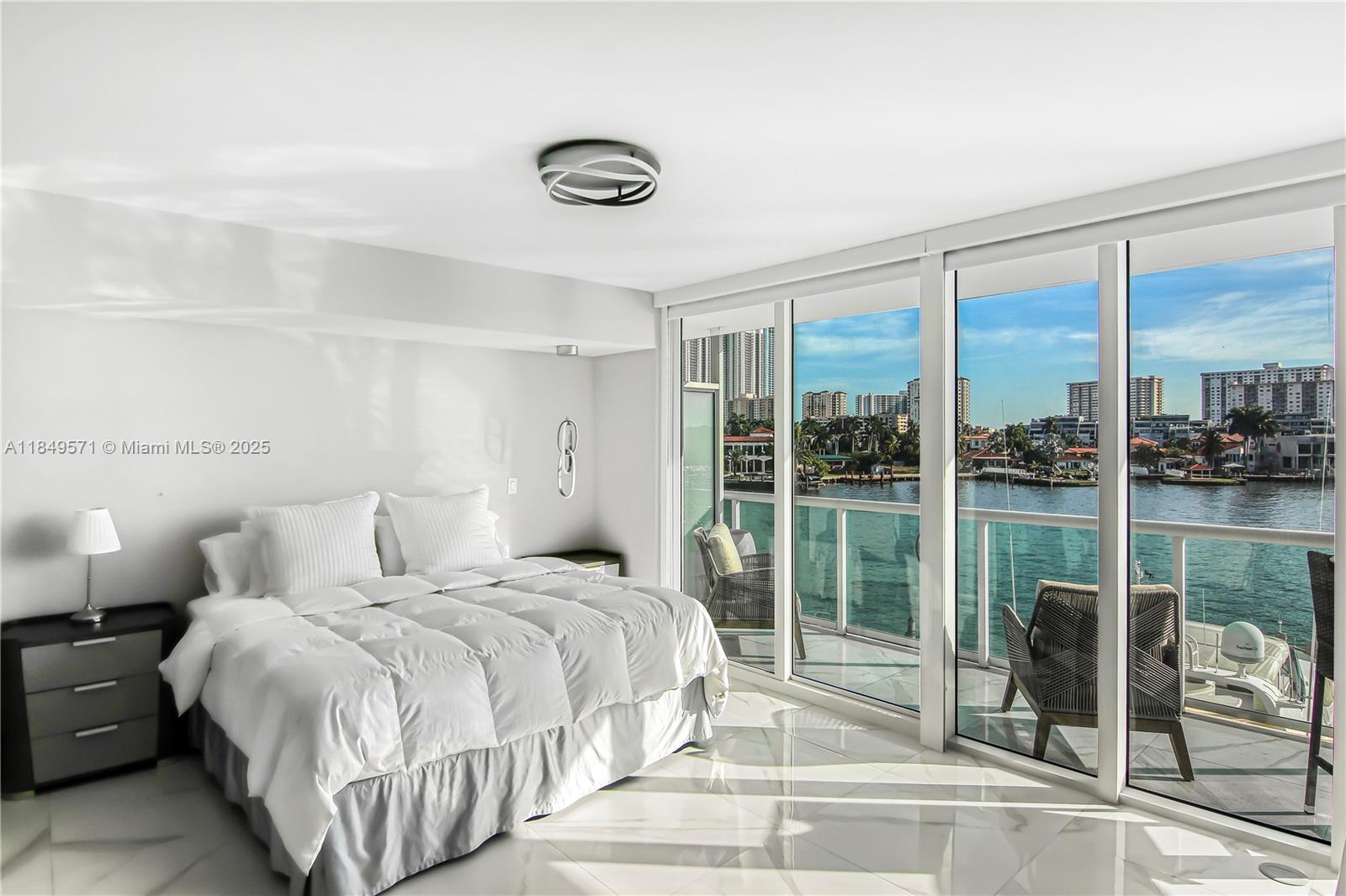image 400 Sunny Isles10